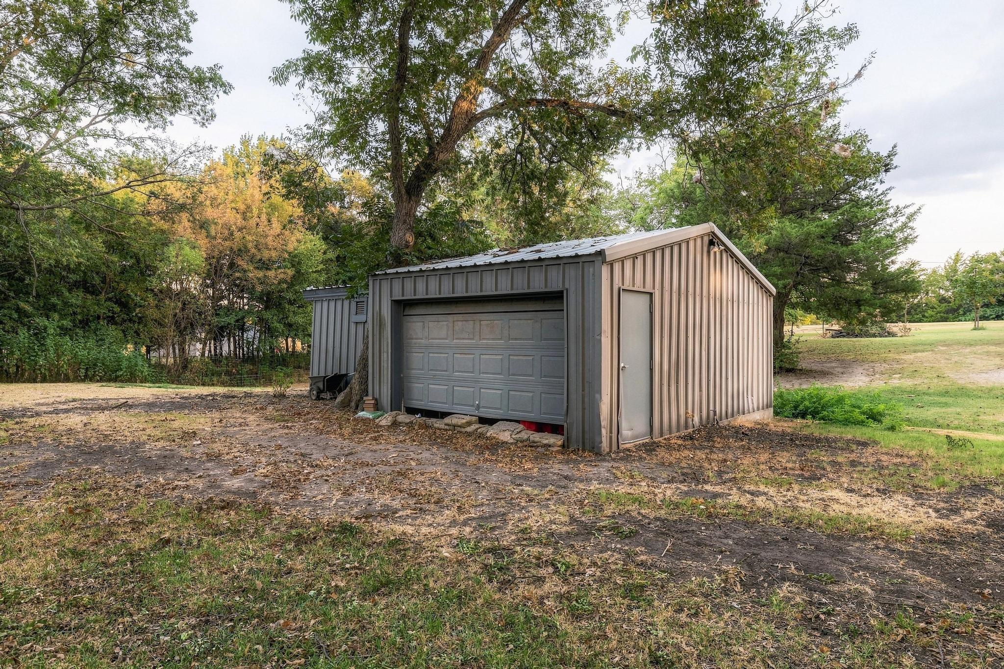 main property photo 20