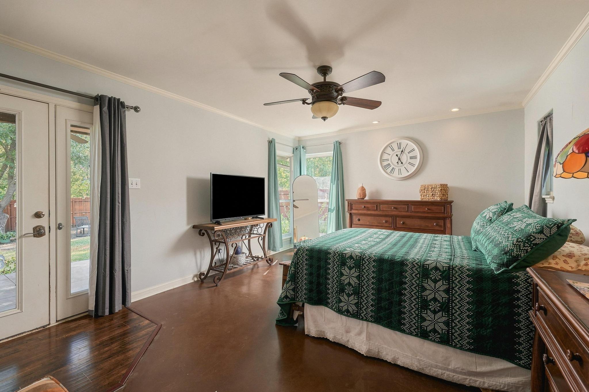 main property photo 30