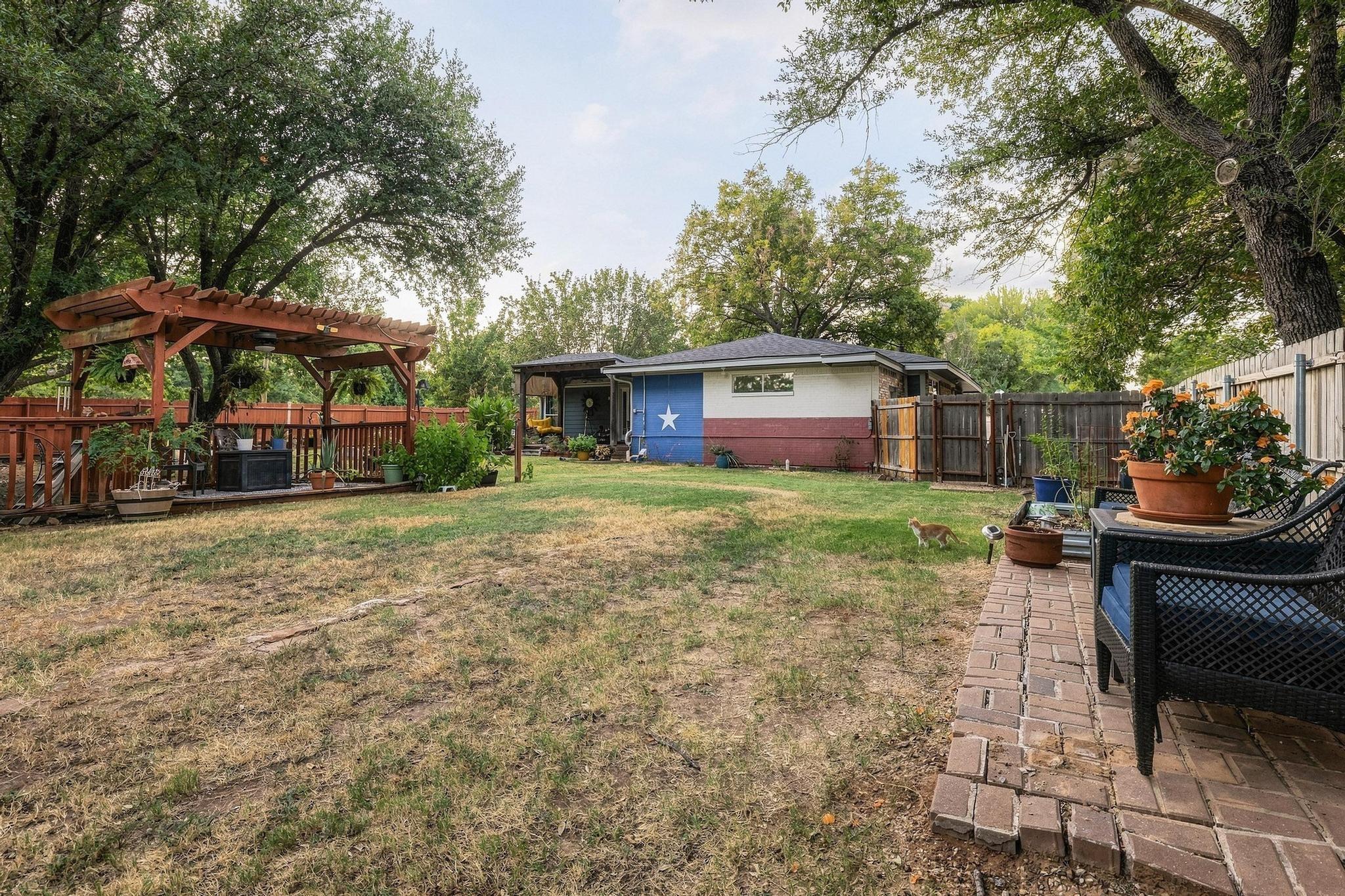 main property photo 37