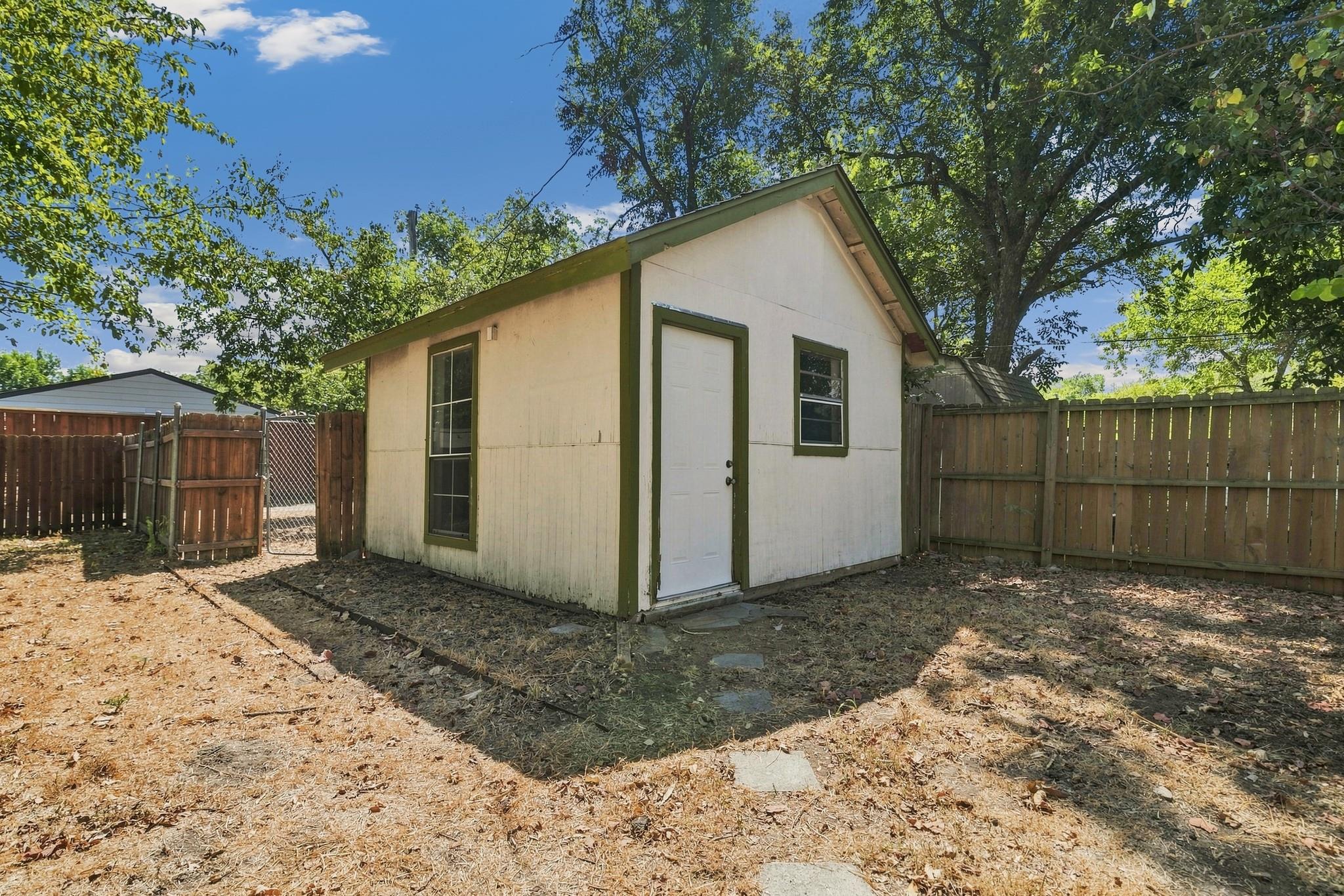 main property photo 25