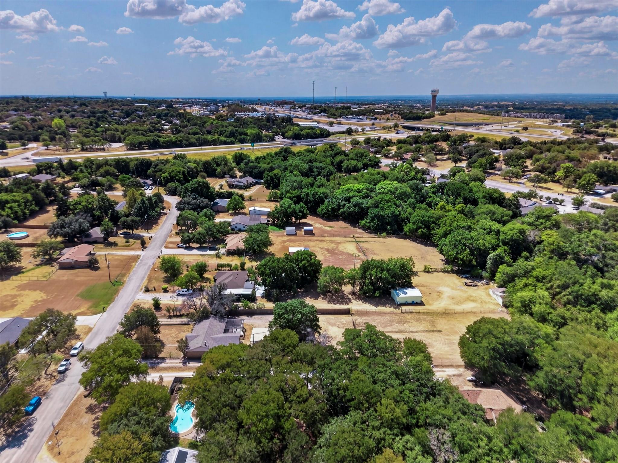 main property photo 10