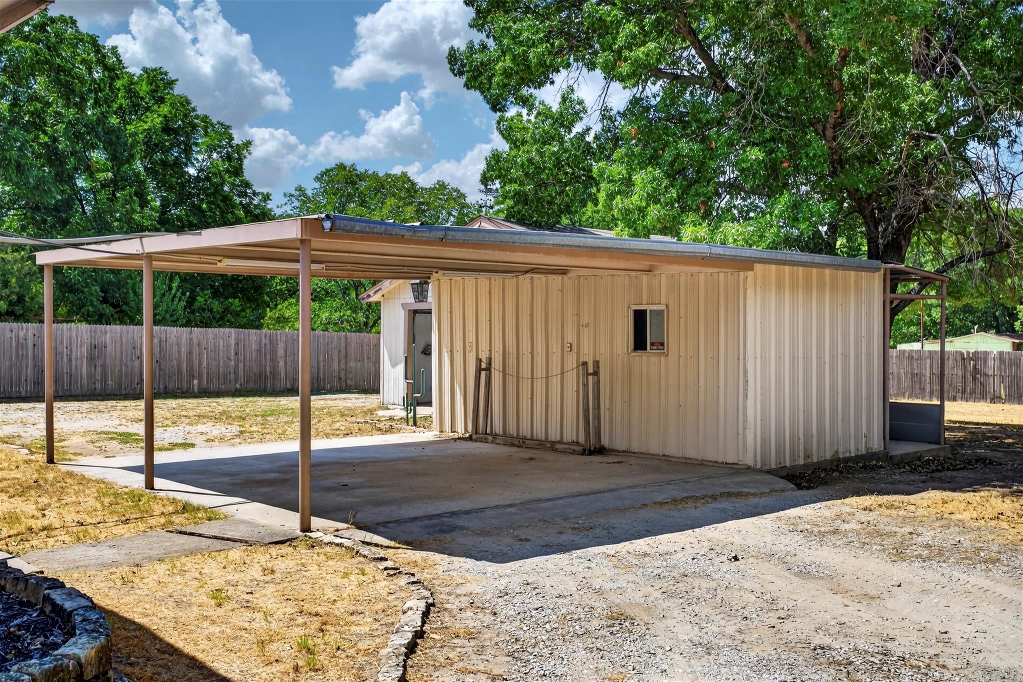 main property photo 32