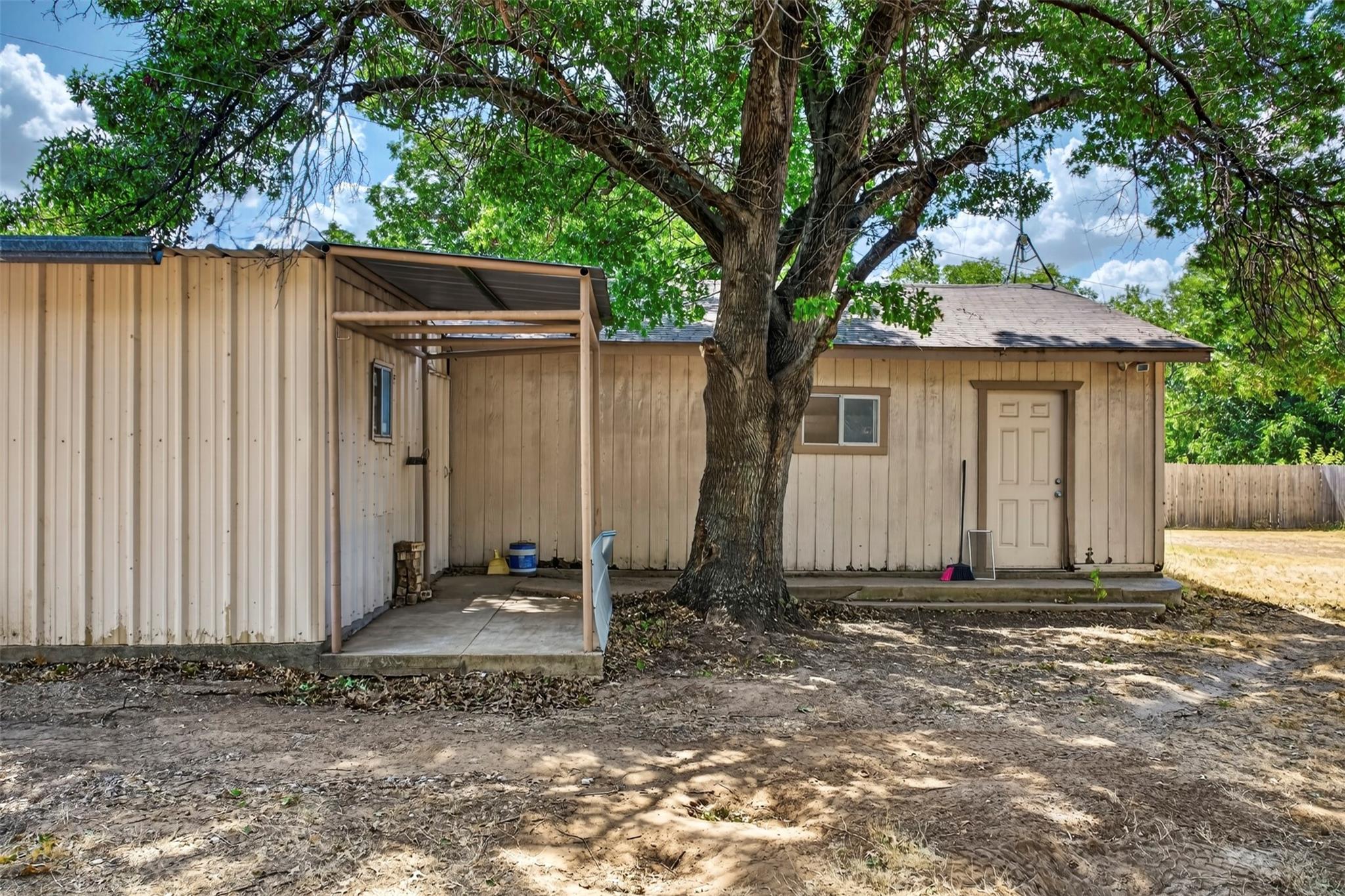 main property photo 34