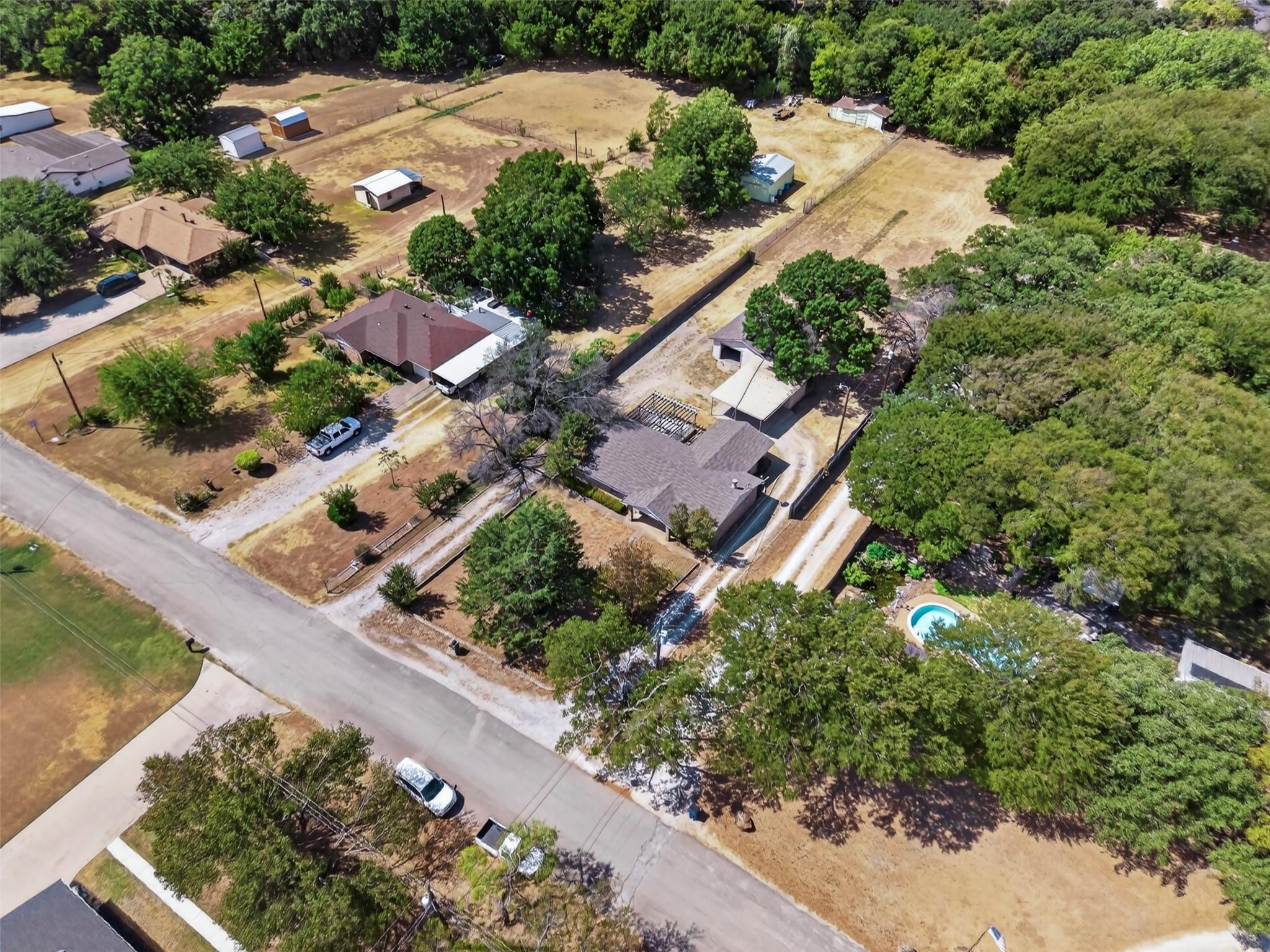main property photo 9