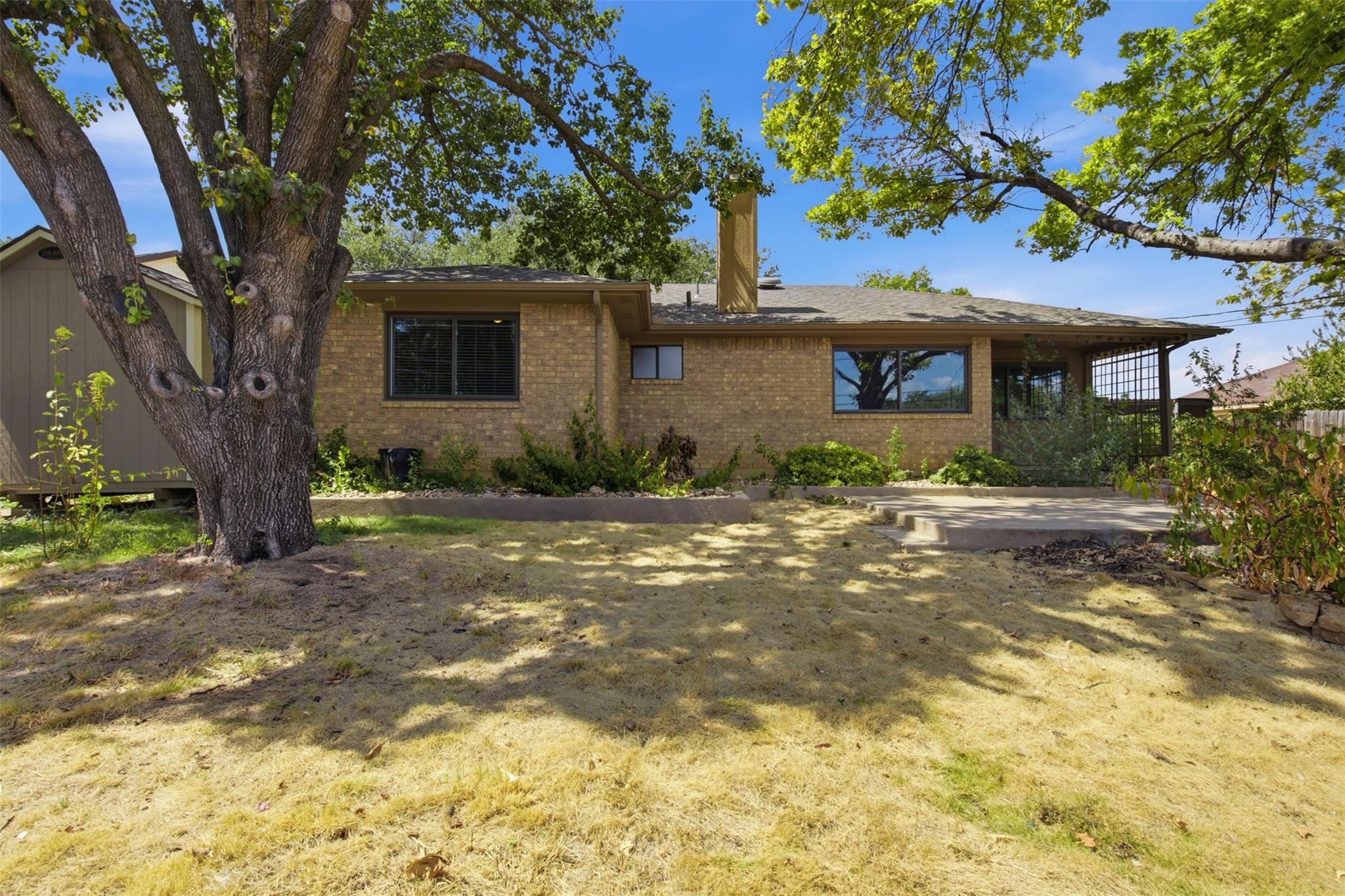 main property photo 21