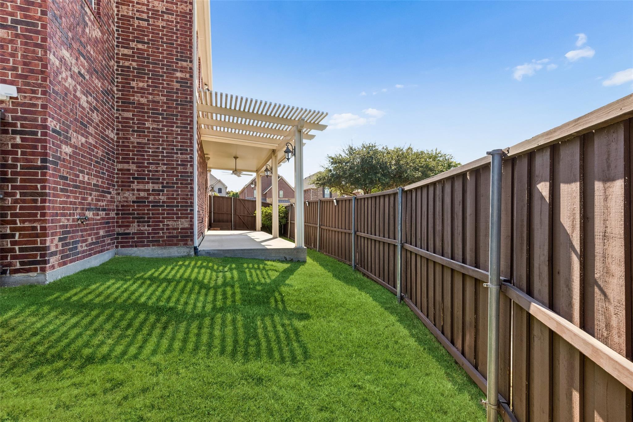 main property photo 28