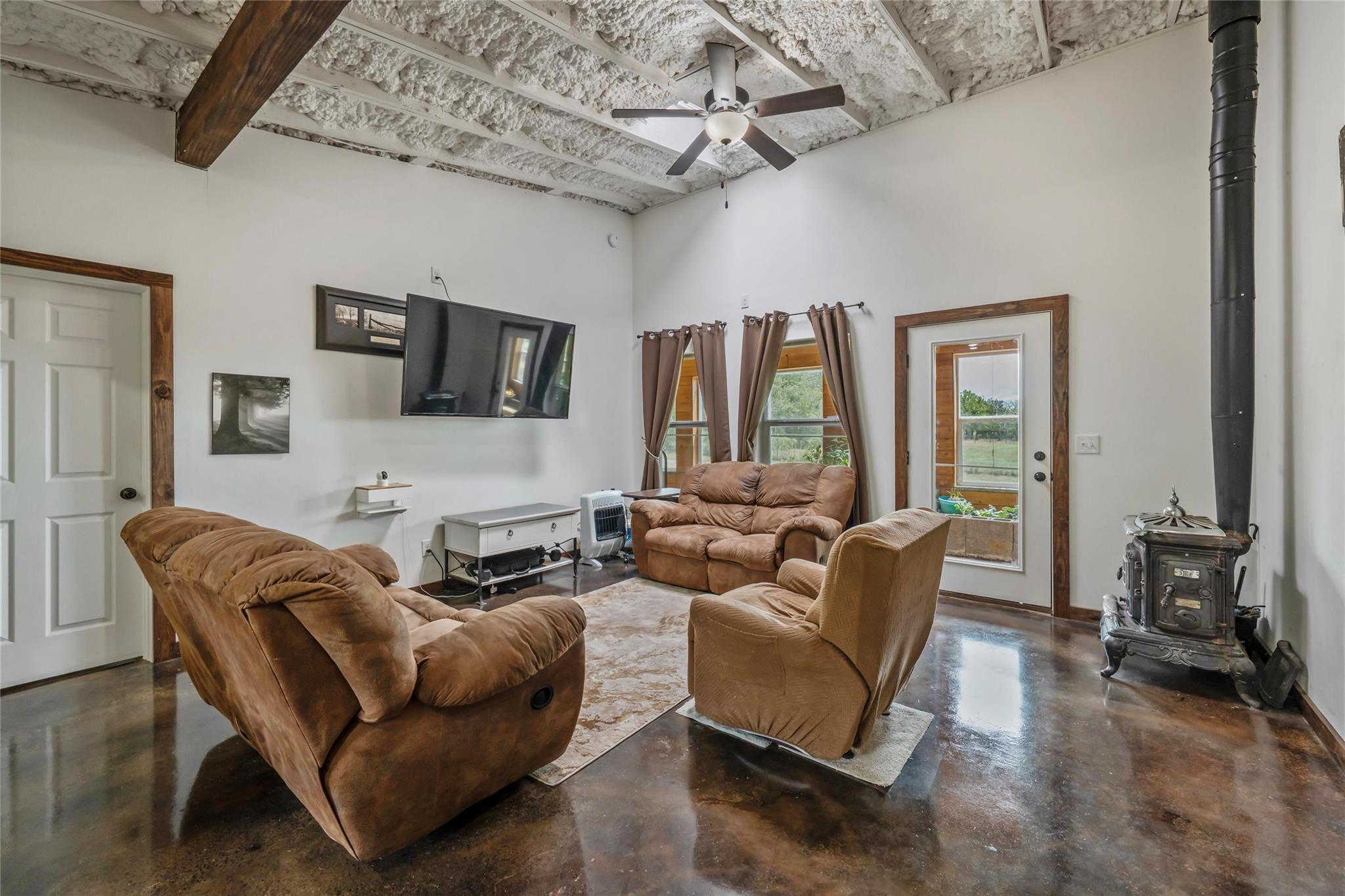 main property photo 22