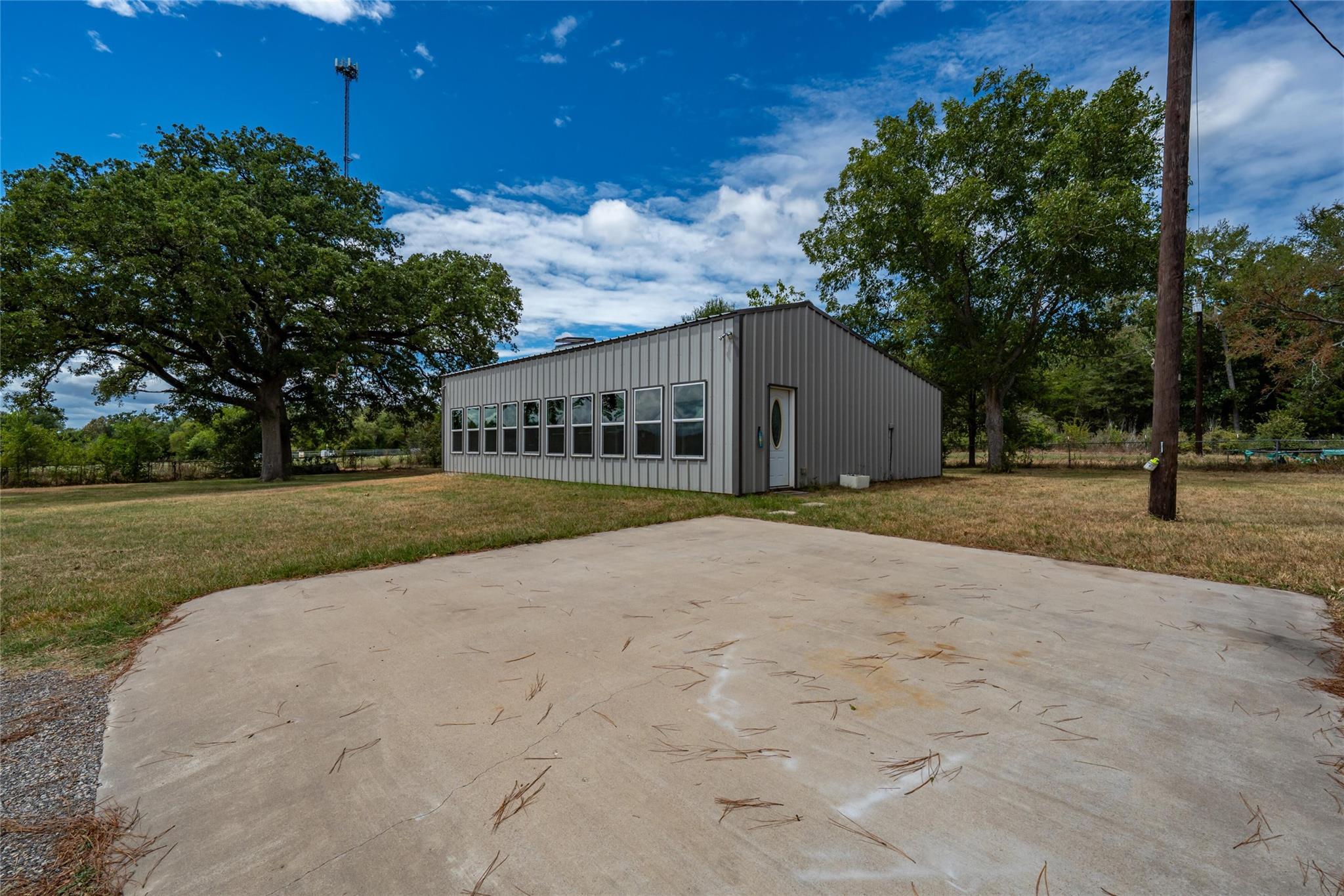 main property photo 29