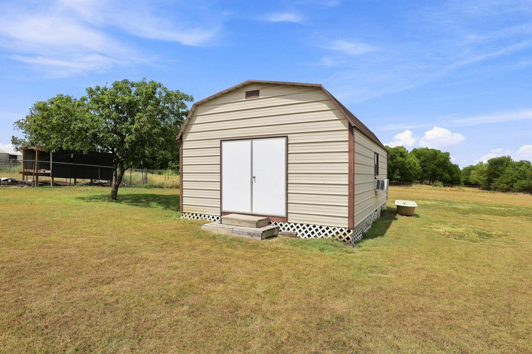 main property photo 24