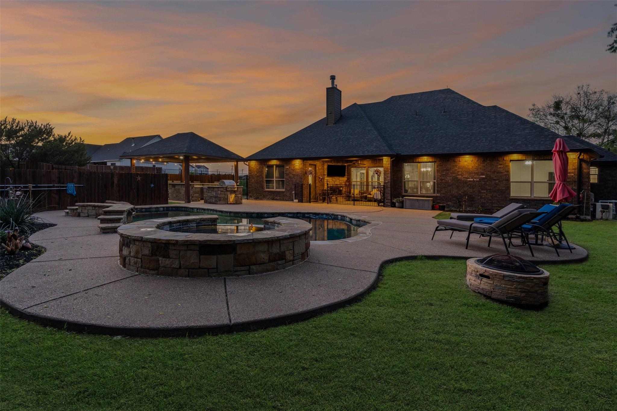 main property photo 28