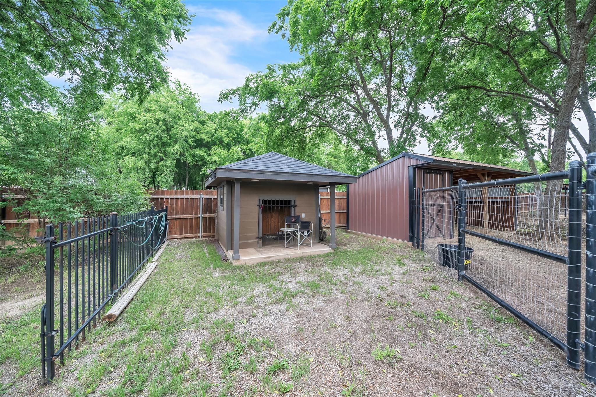 main property photo 31