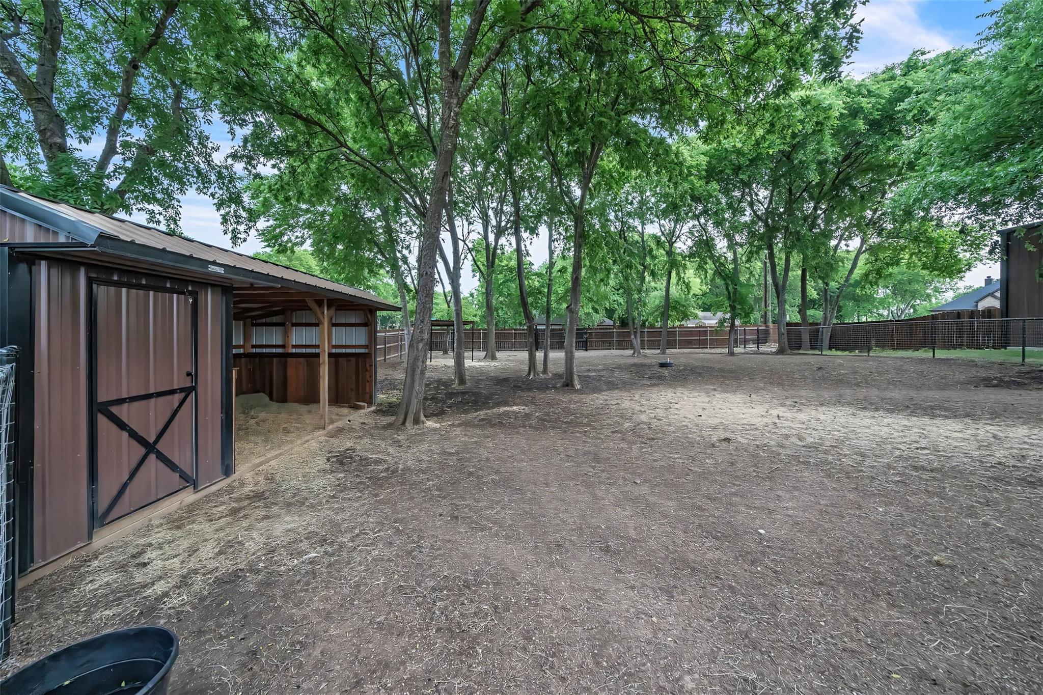 main property photo 32