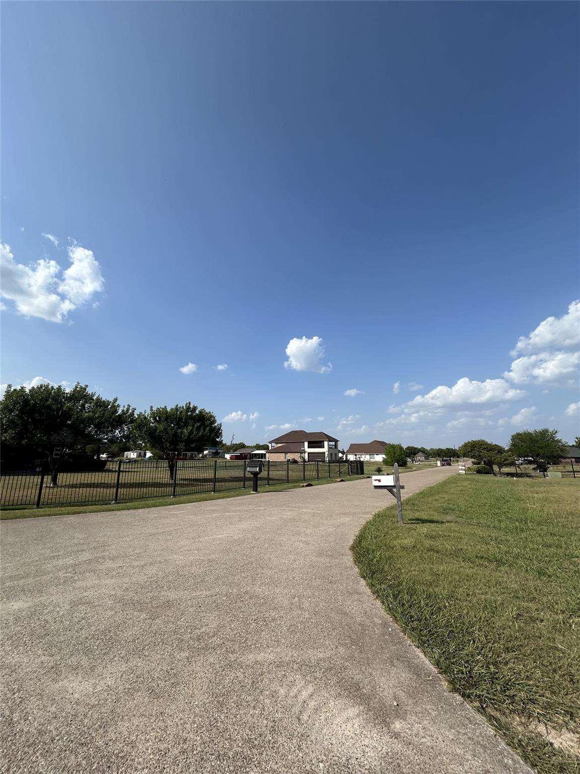 main property photo 3