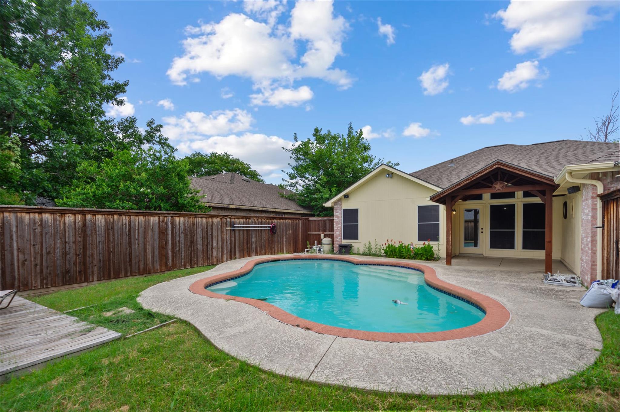 main property photo 19