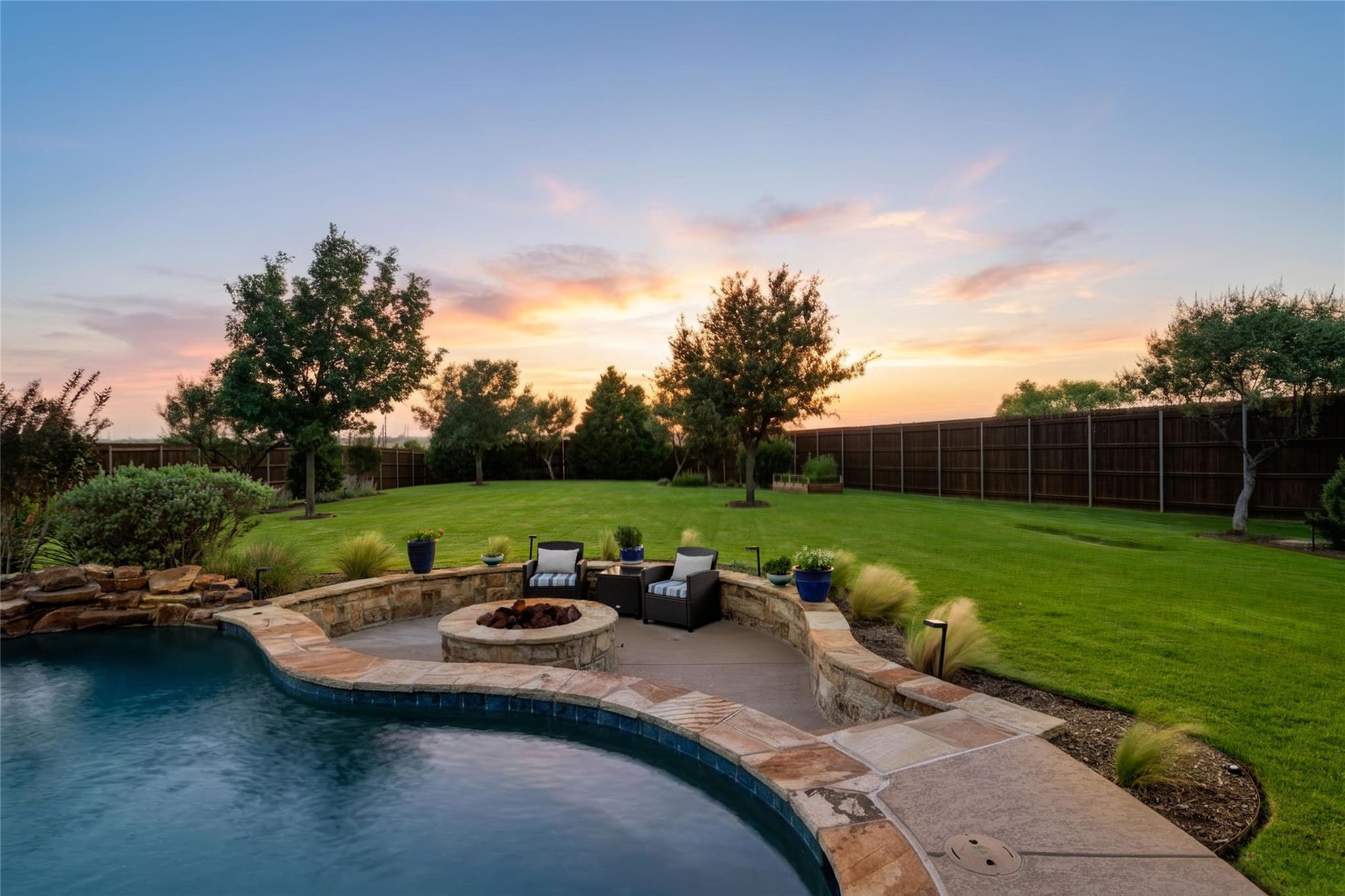 main property photo 32