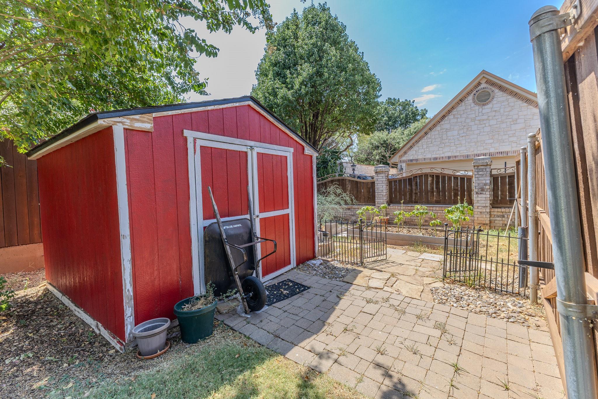 main property photo 32