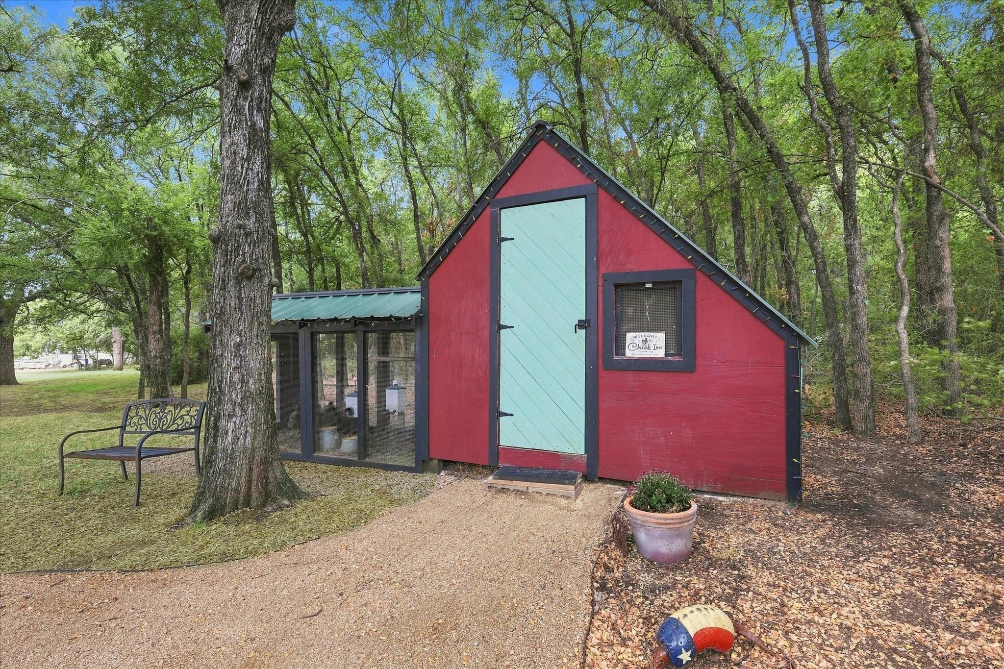 main property photo 32