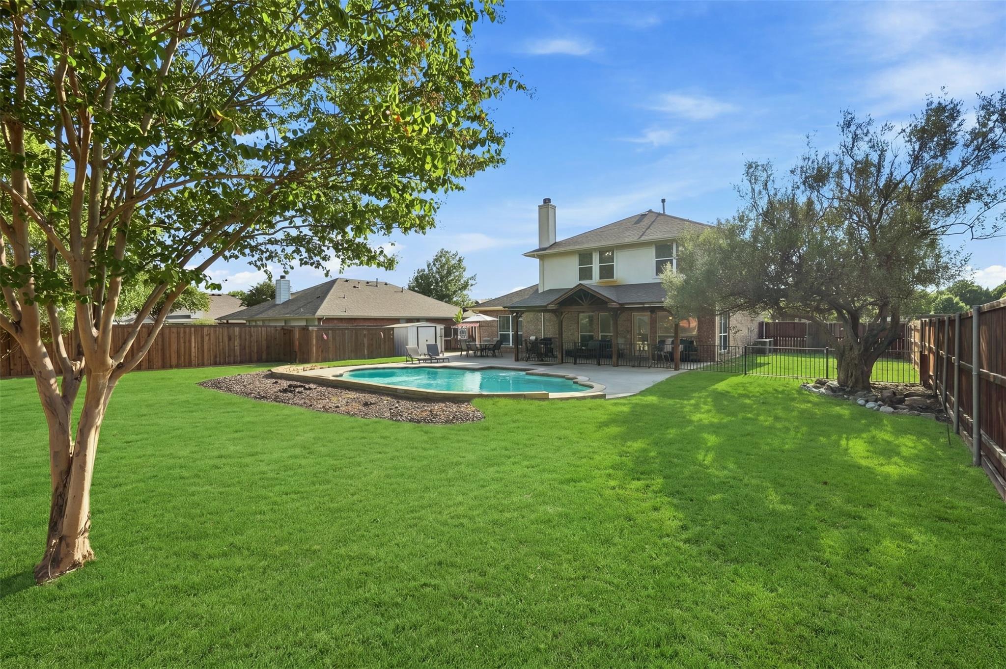 main property photo 30