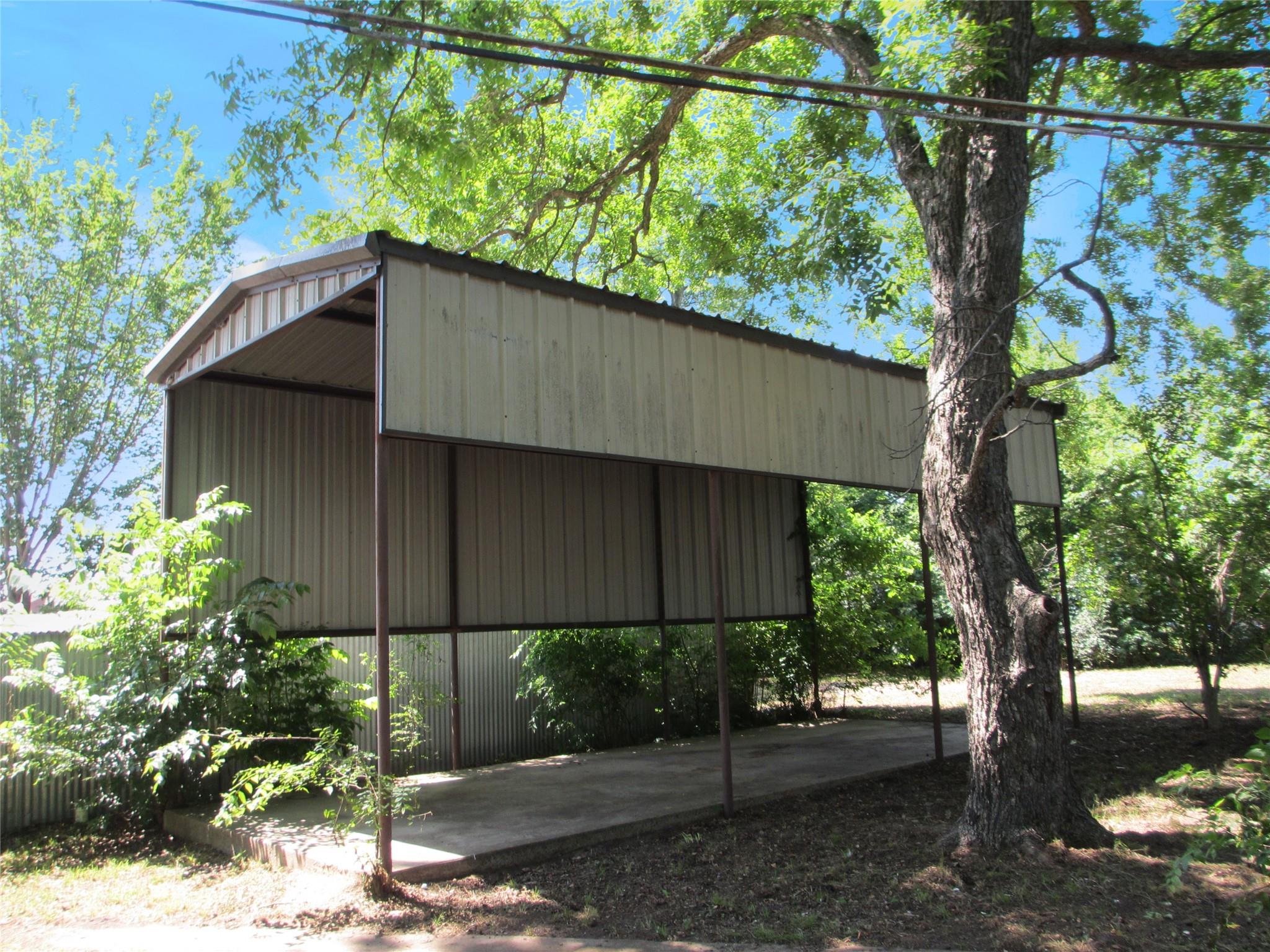 main property photo 8