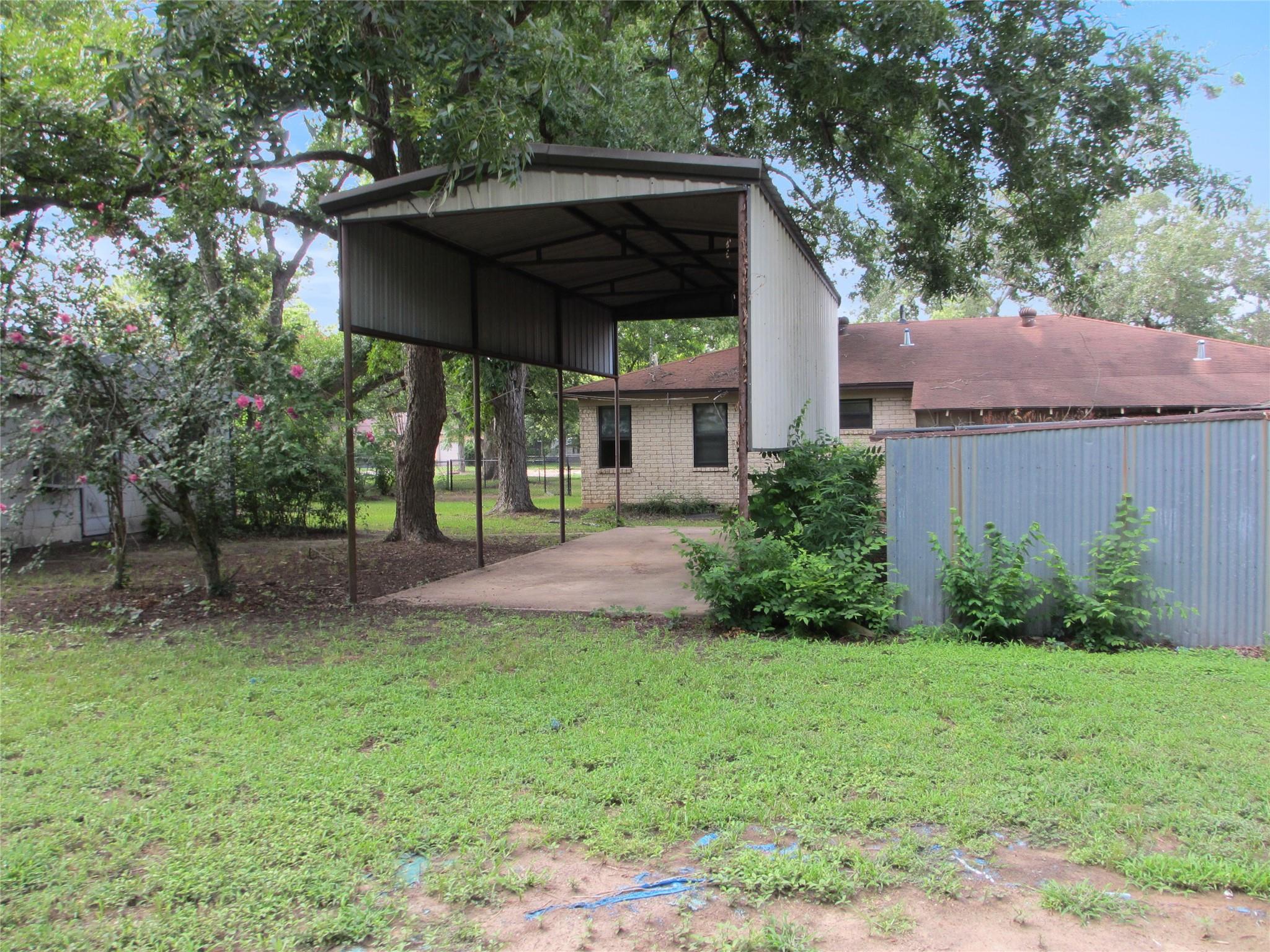 main property photo 9