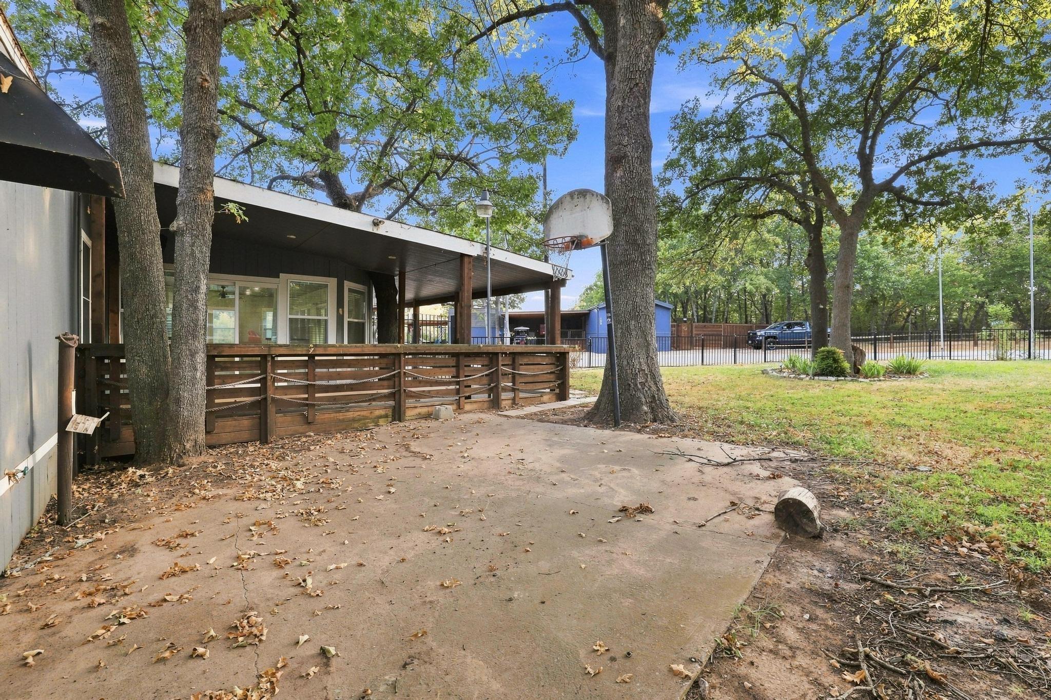 main property photo 29