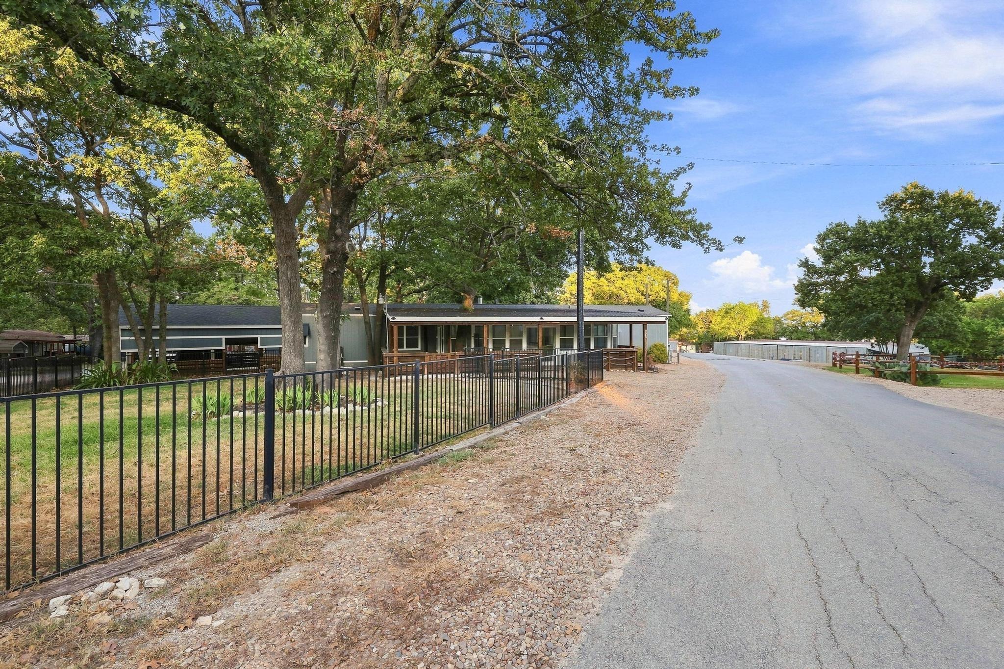 main property photo 32