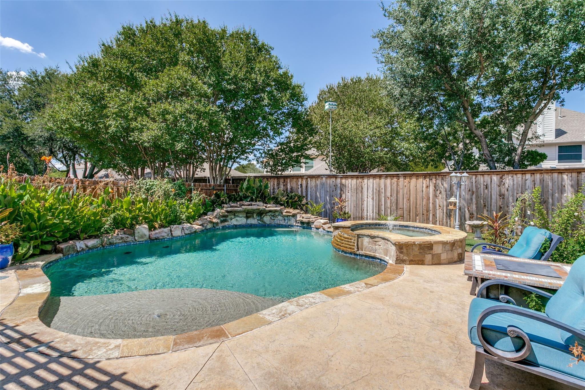 main property photo 23