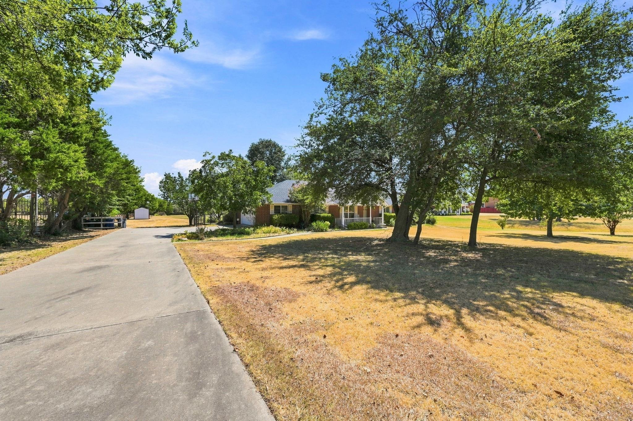 main property photo 4
