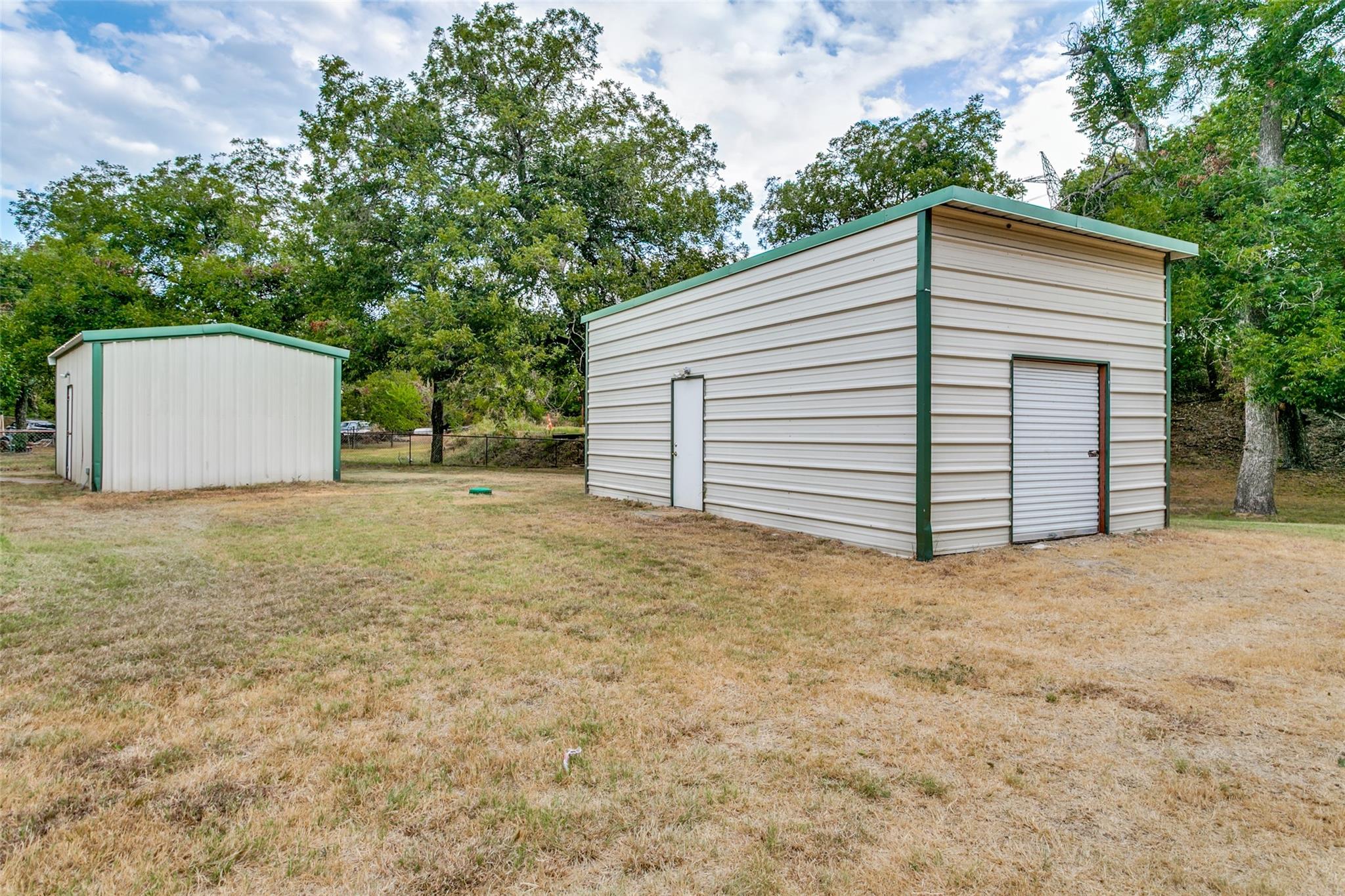 main property photo 27