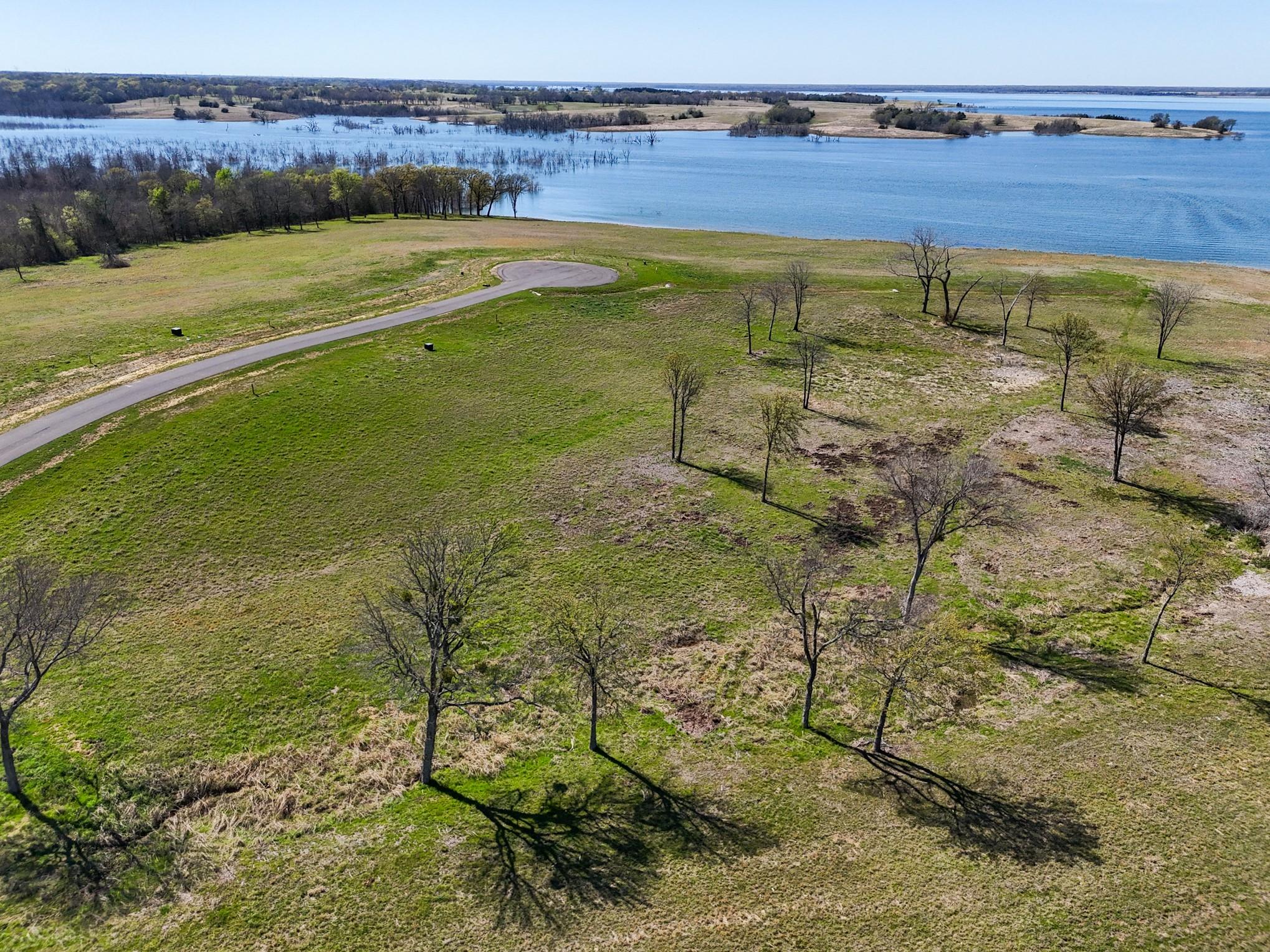 main property photo 28