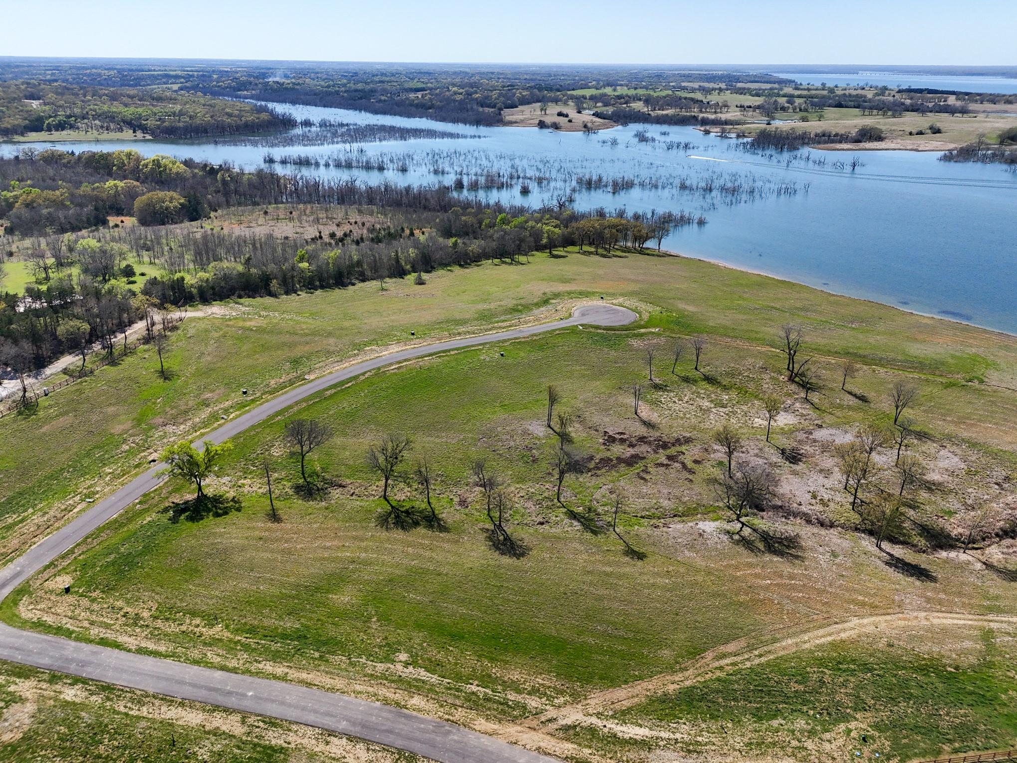 main property photo 9