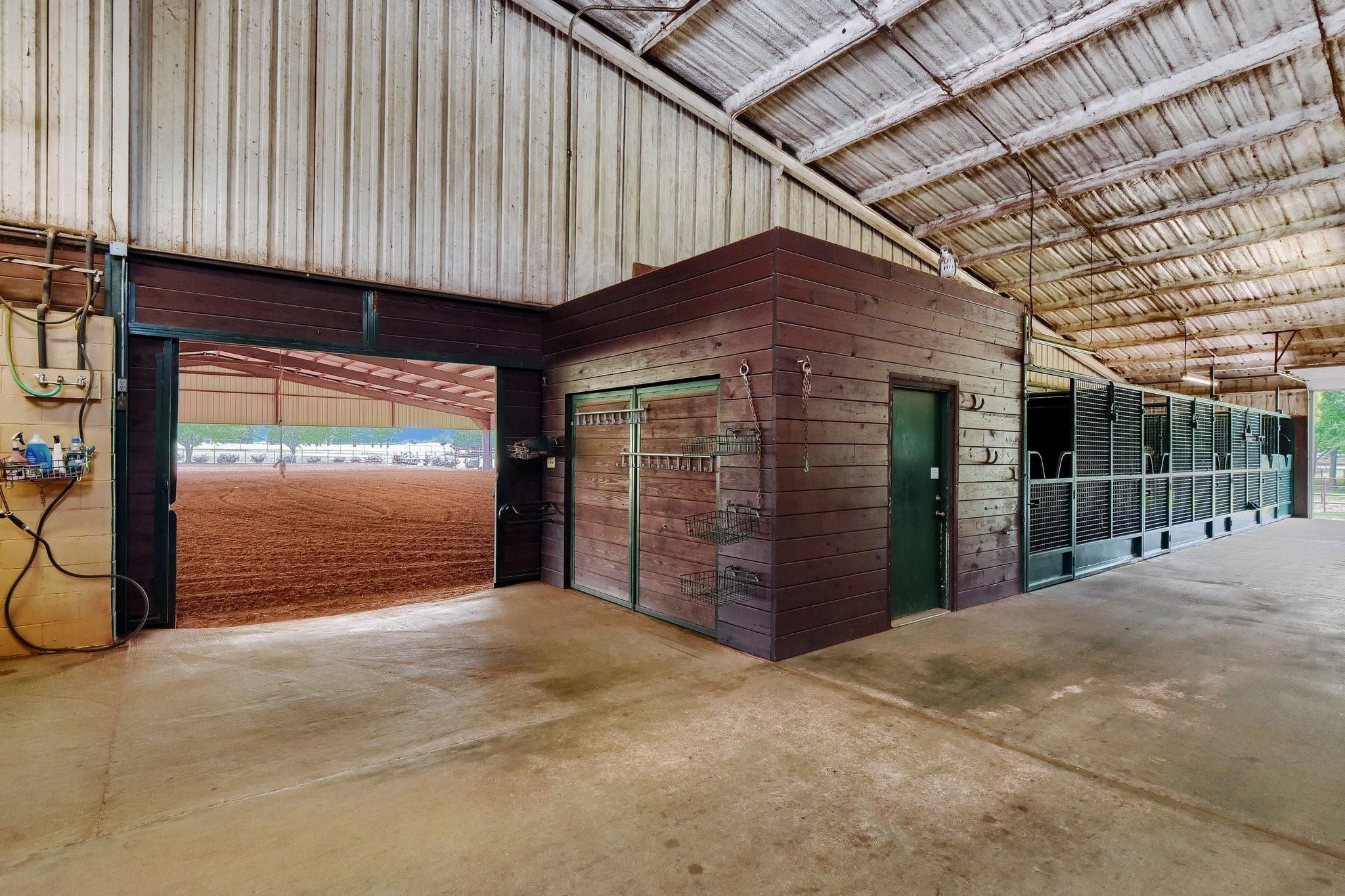 main property photo 9