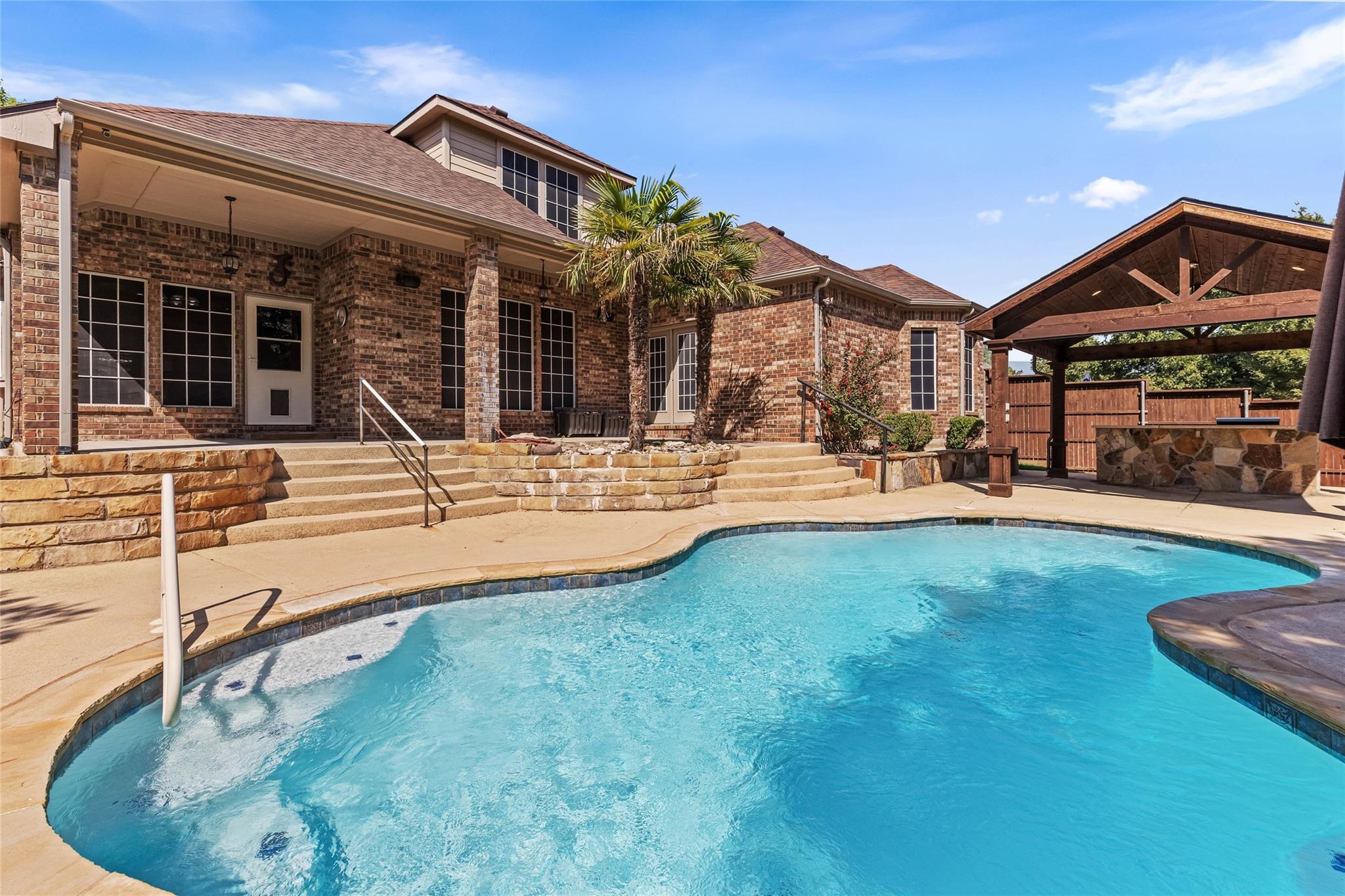 main property photo 28