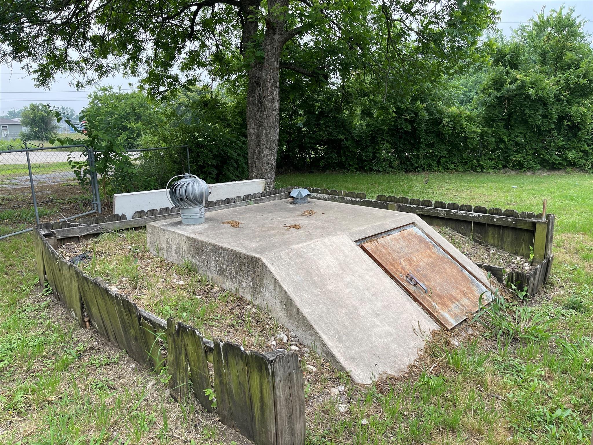 main property photo 12