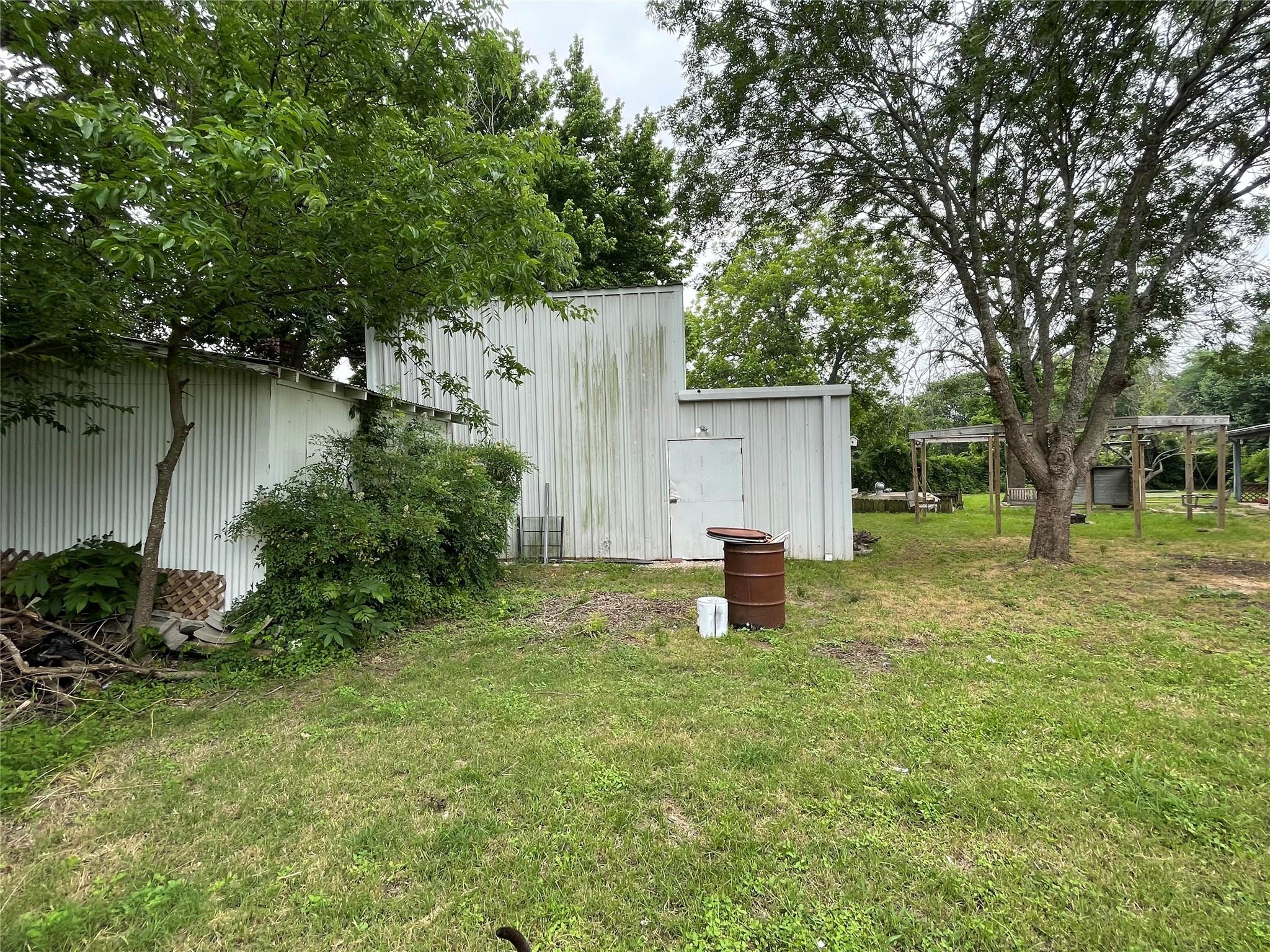 main property photo 7
