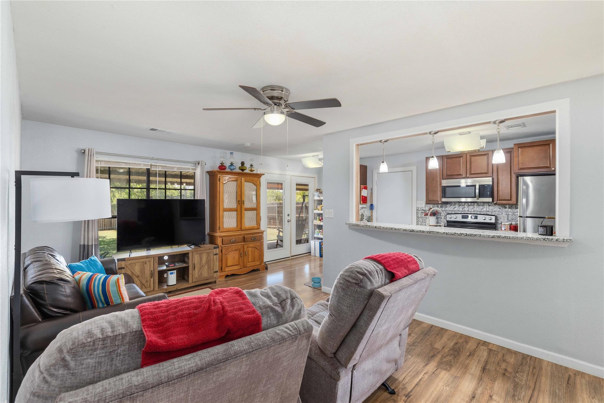 main property photo 4