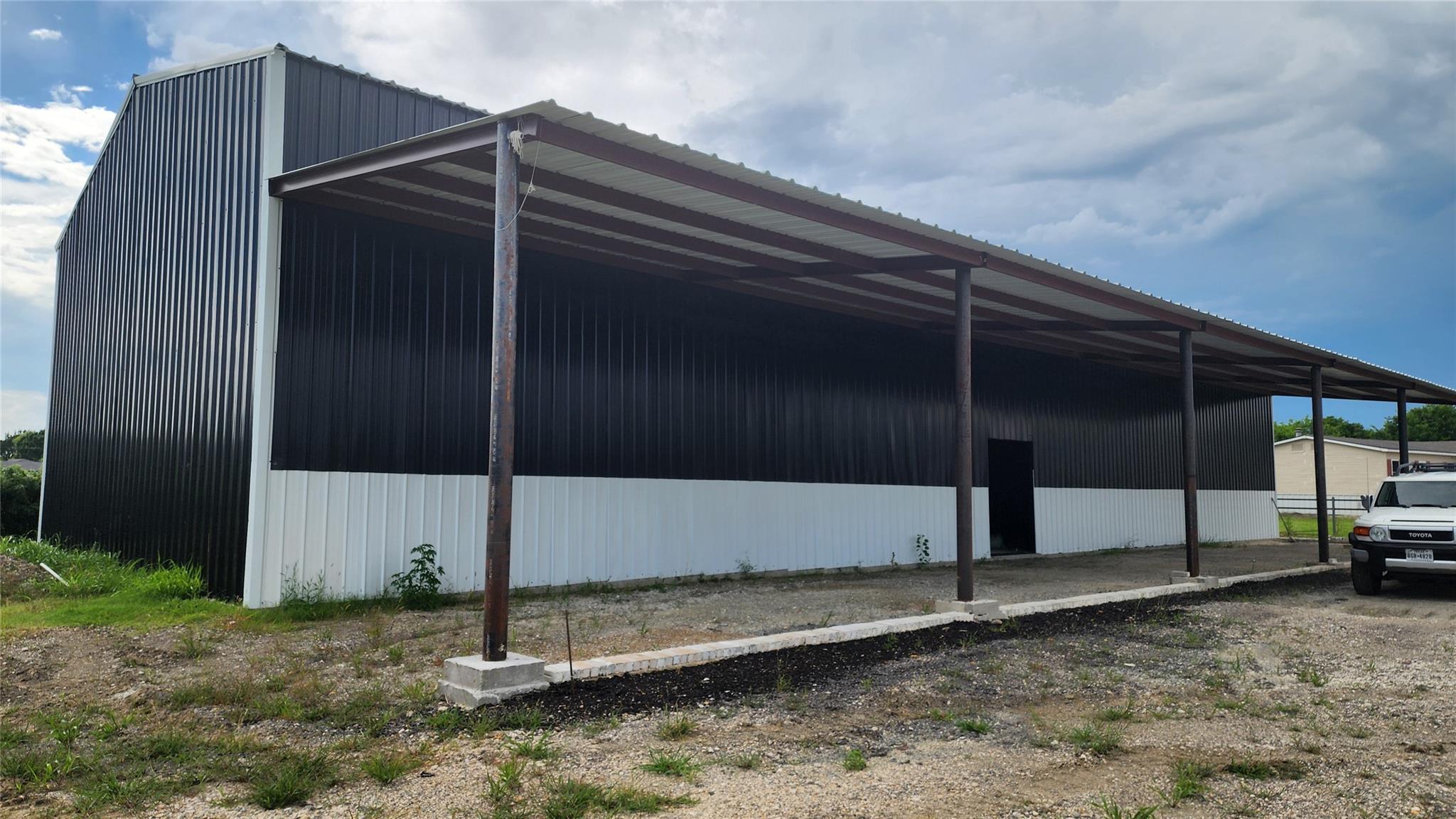 main property photo 19