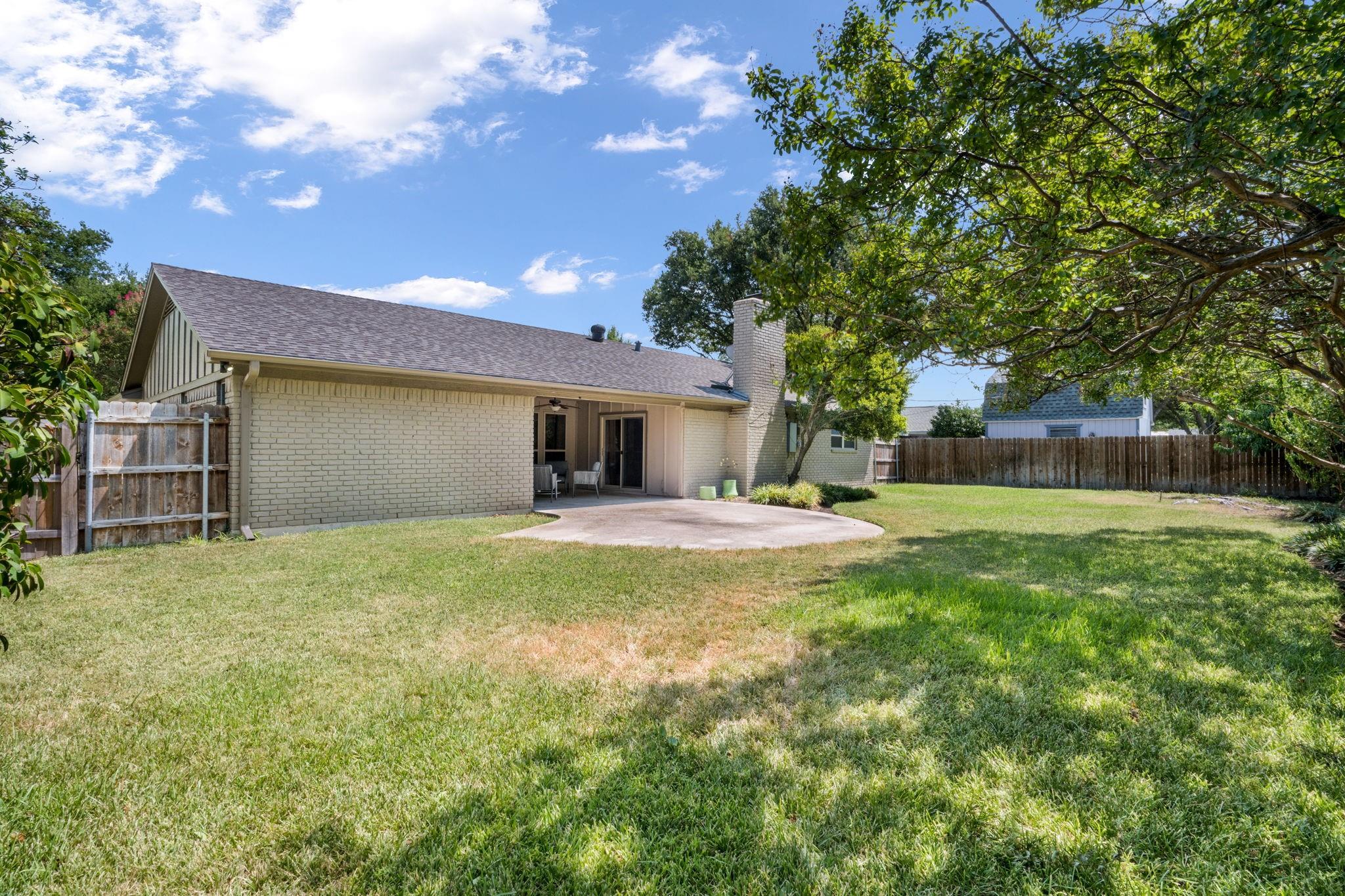 main property photo 23