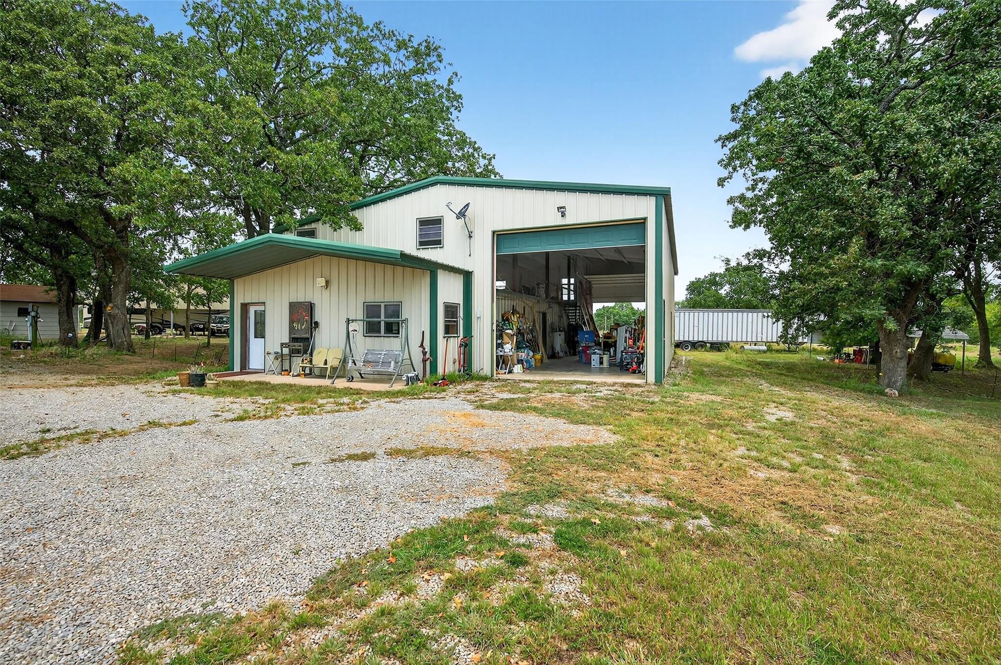 main property photo 11