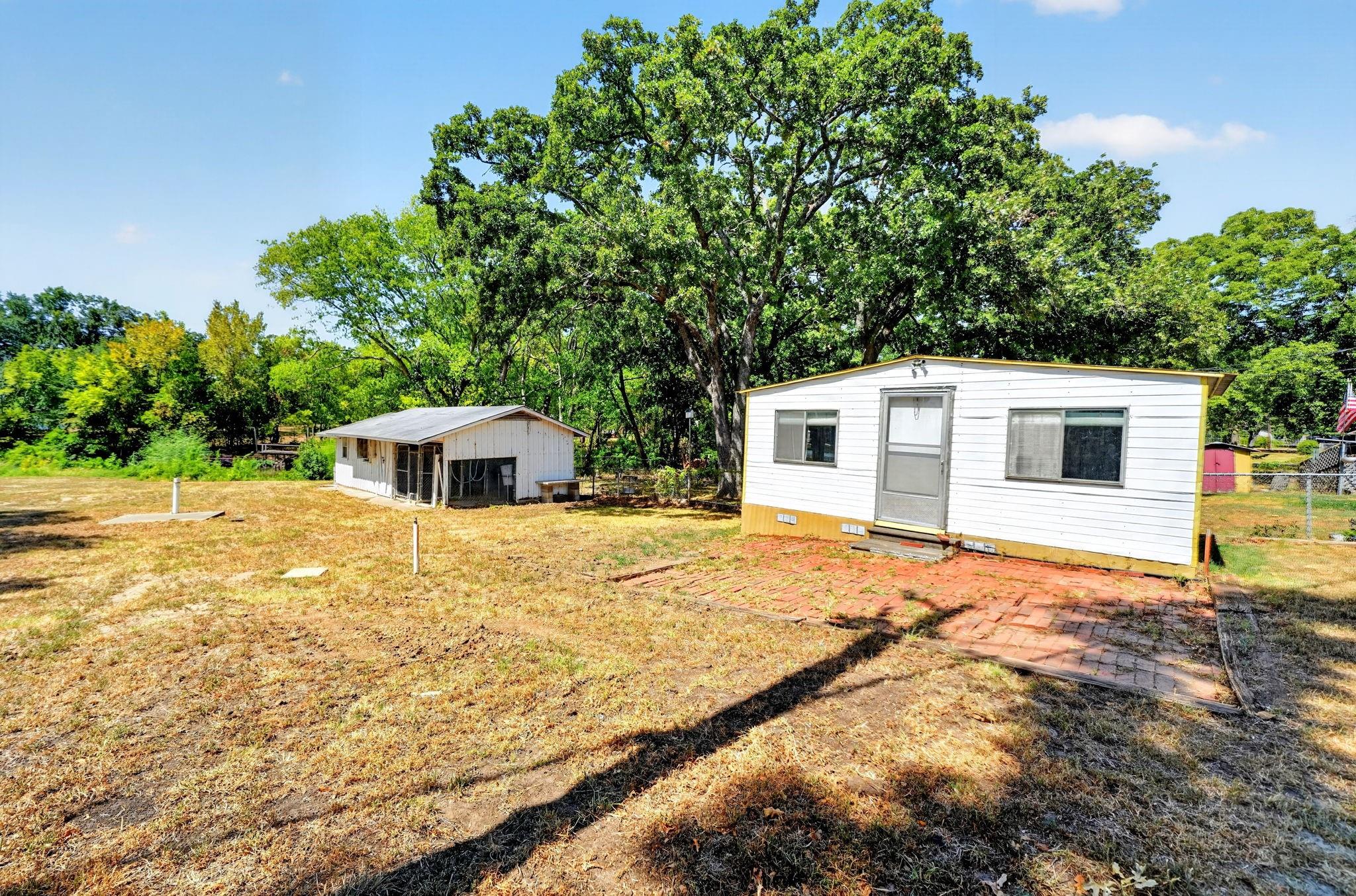 main property photo 11