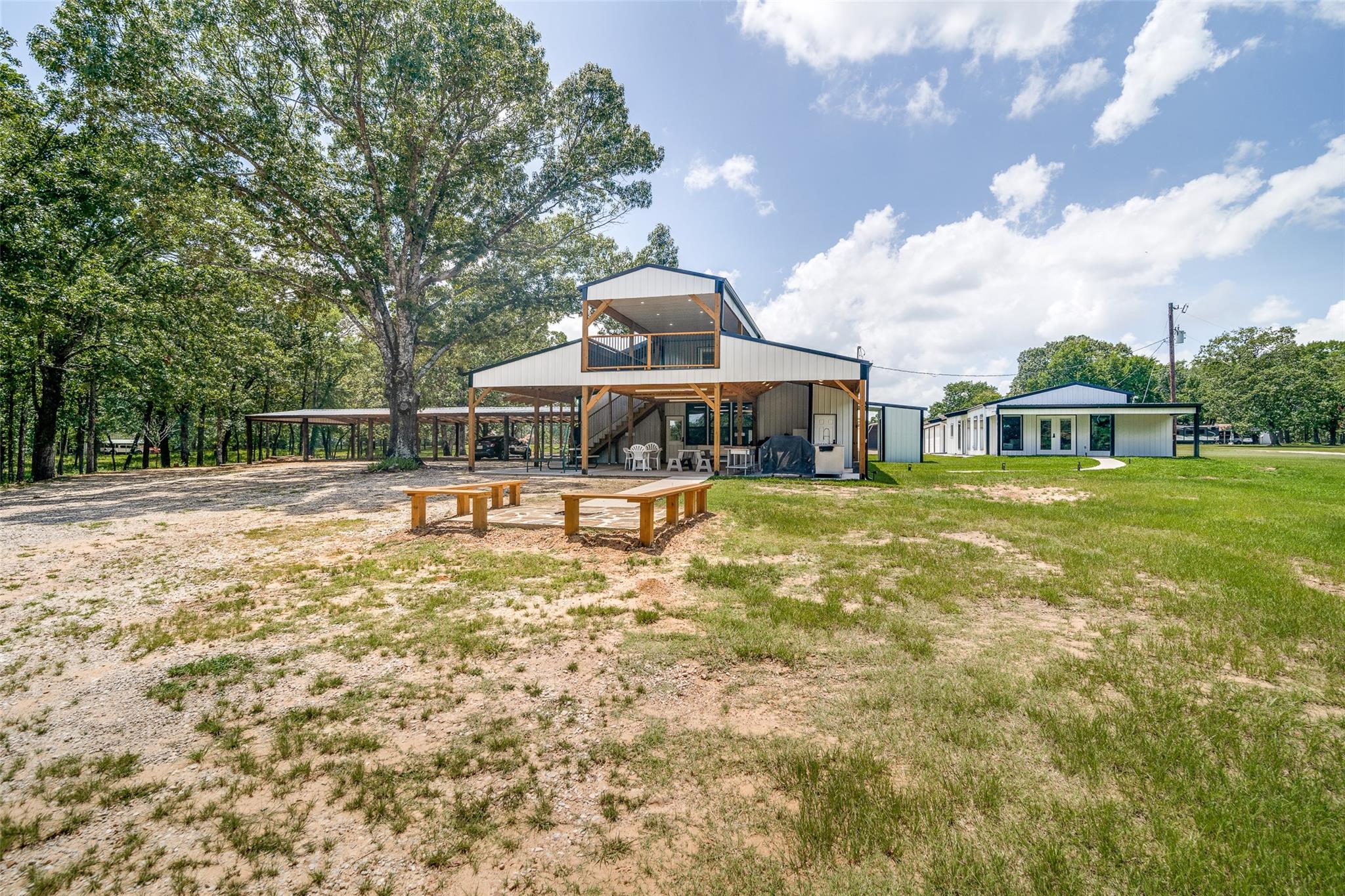 main property photo 37