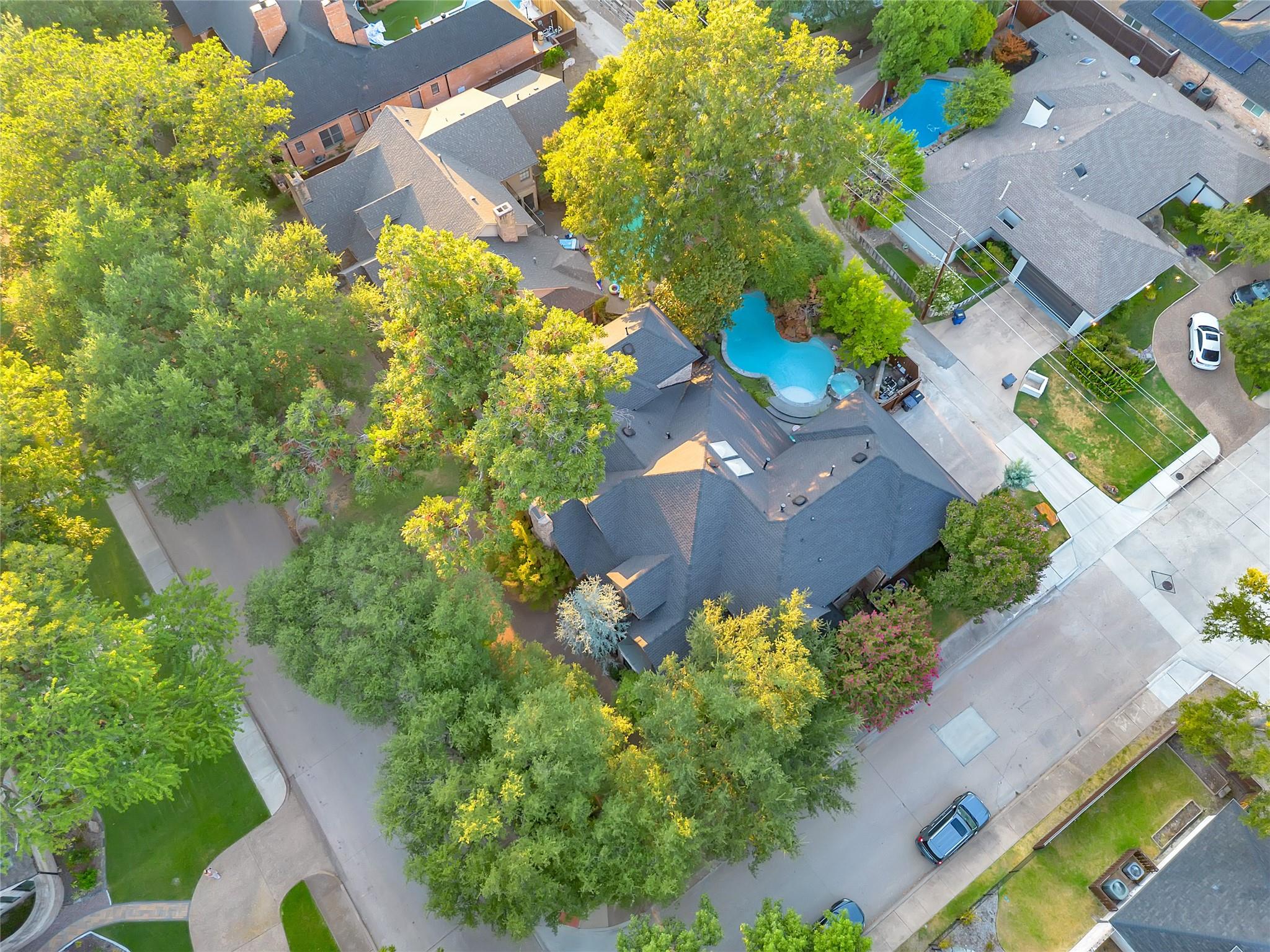 main property photo 28