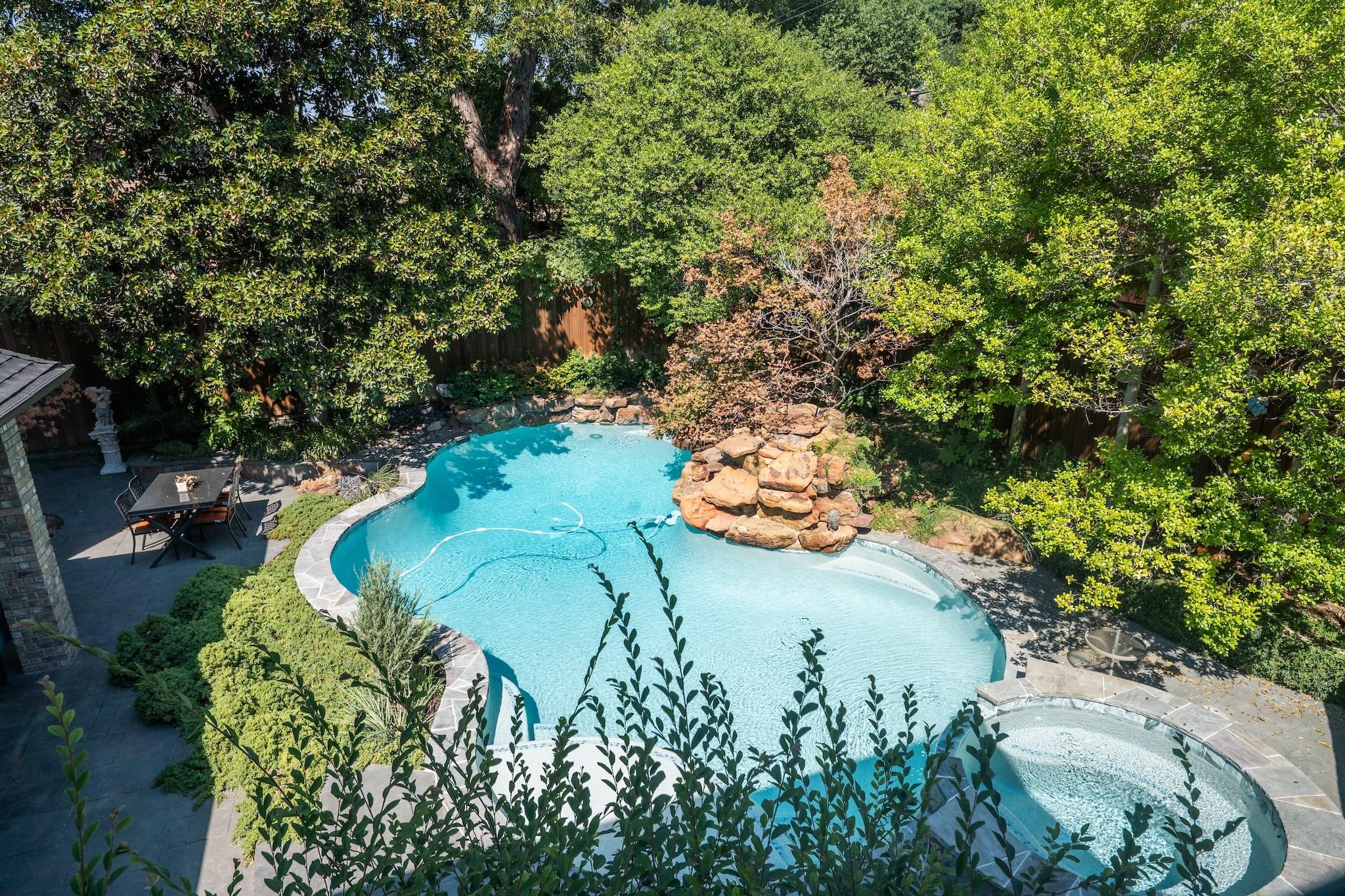 main property photo 37