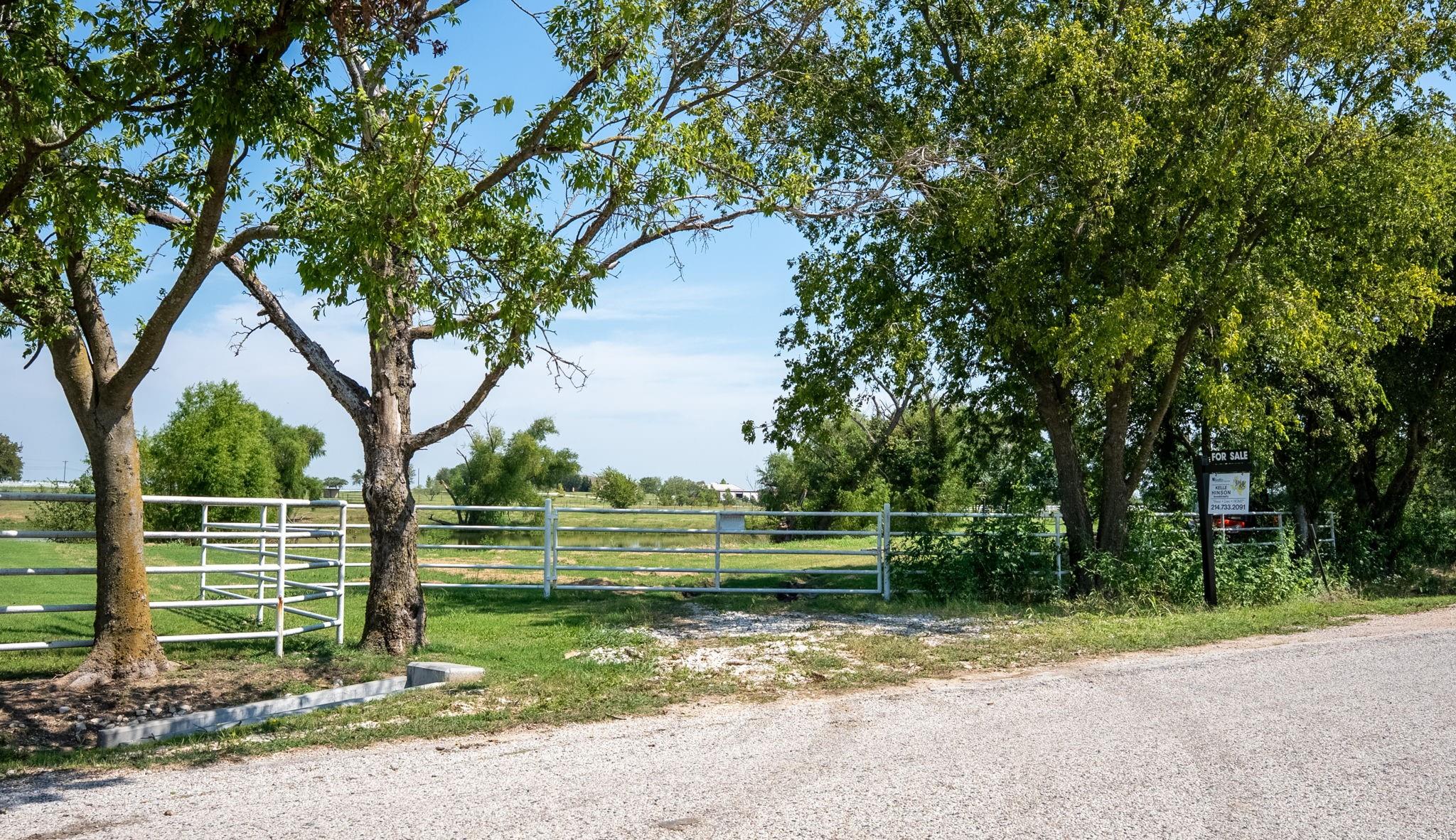 main property photo 11