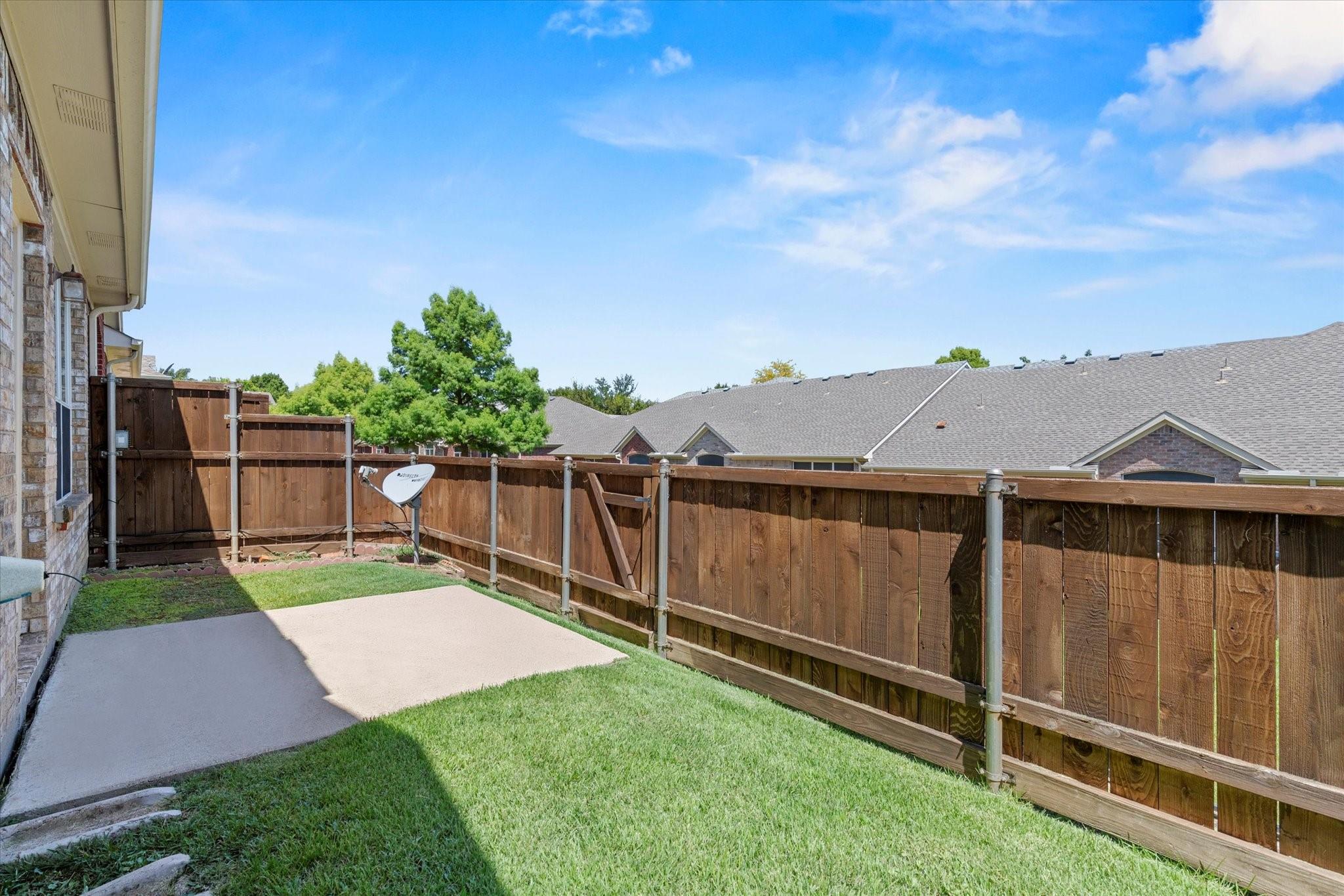 main property photo 28