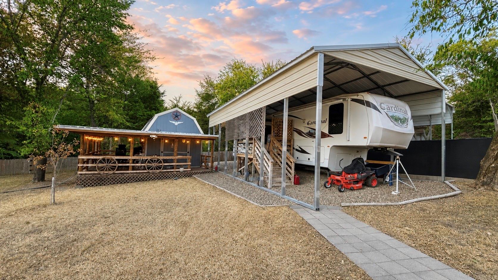 main property photo 17