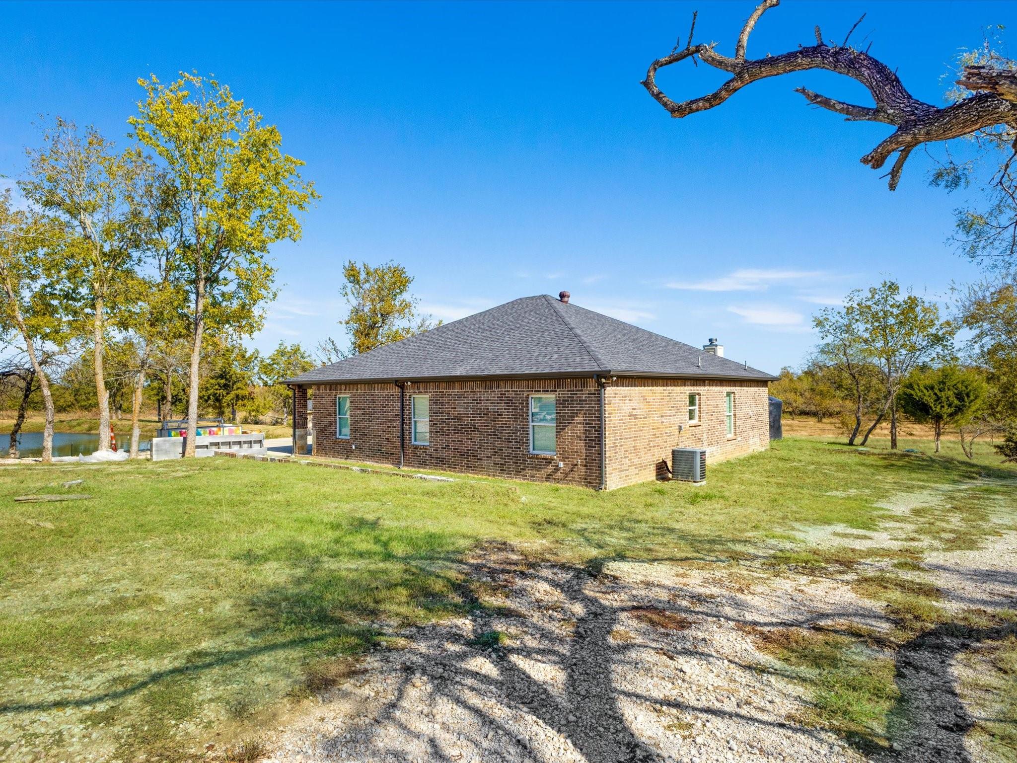 main property photo 10
