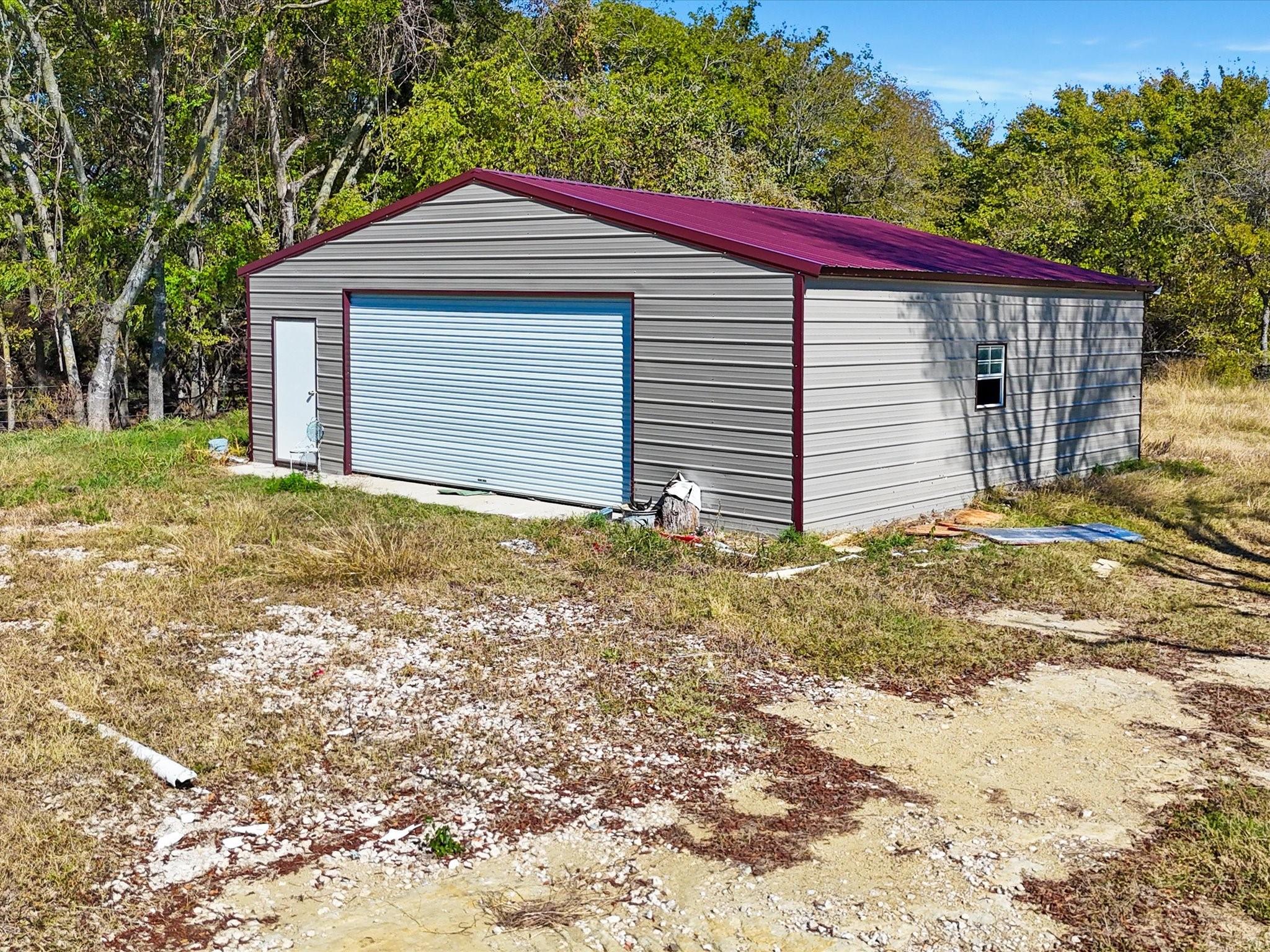 main property photo 16