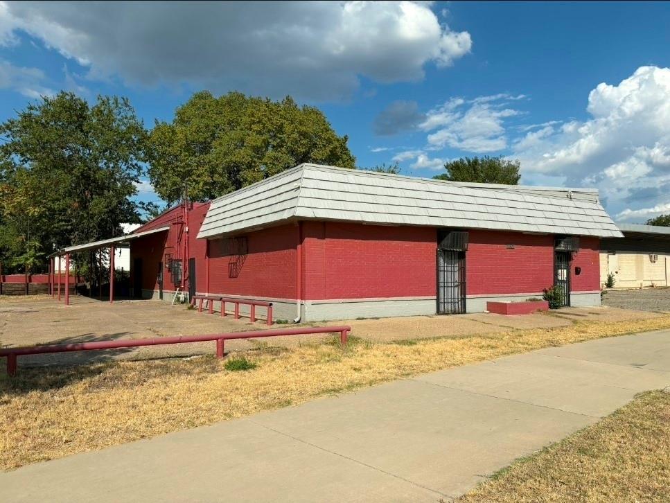 main property photo 9
