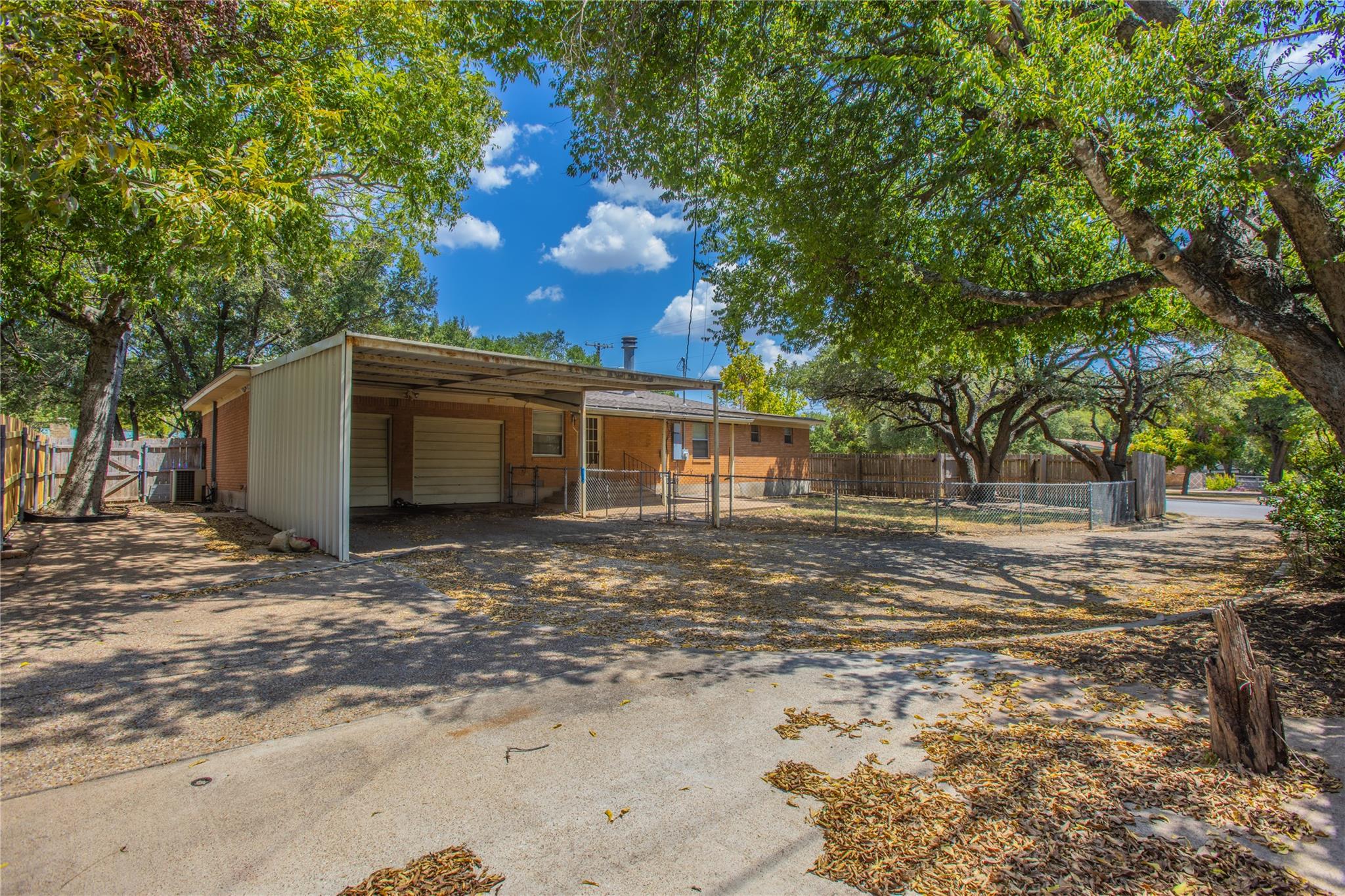 main property photo 20
